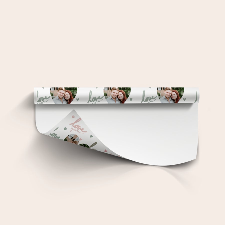 Carta regalo personalizzata Carta da regalo personalizzata con foto di una coppia, cuori e la scritta "Love you" per un tocco di classe