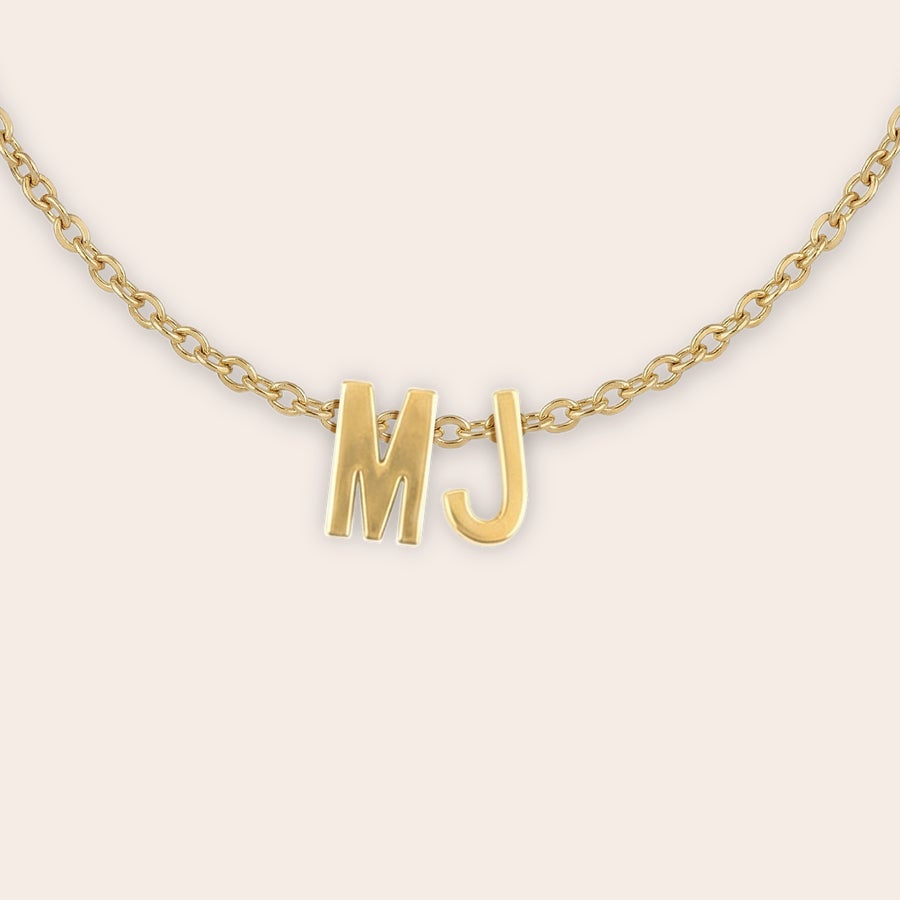 Collar con letras Collar con letras