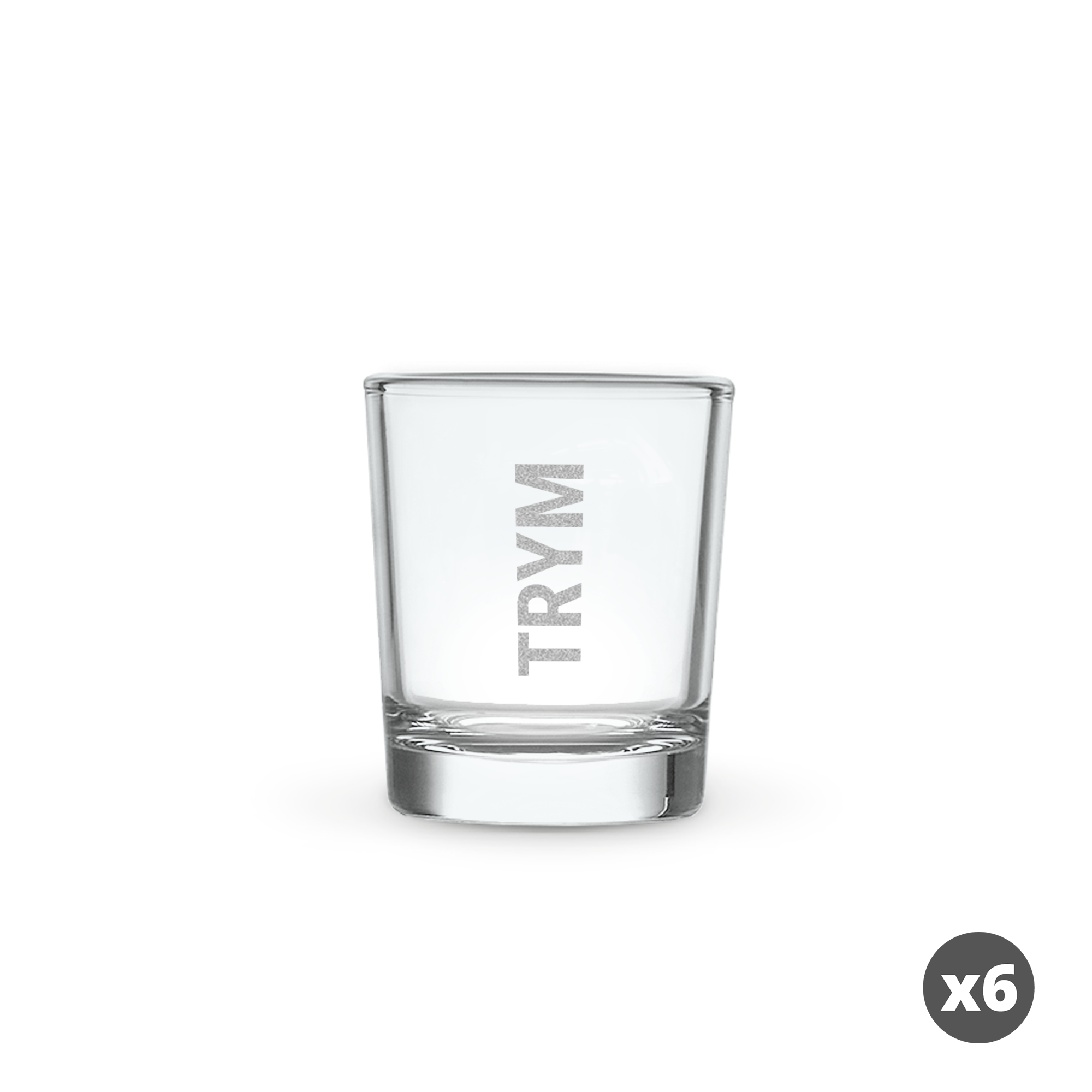 Seks graverte shotglass, hvert med personlig tekst "TRYM" for et komplett vorspiel.