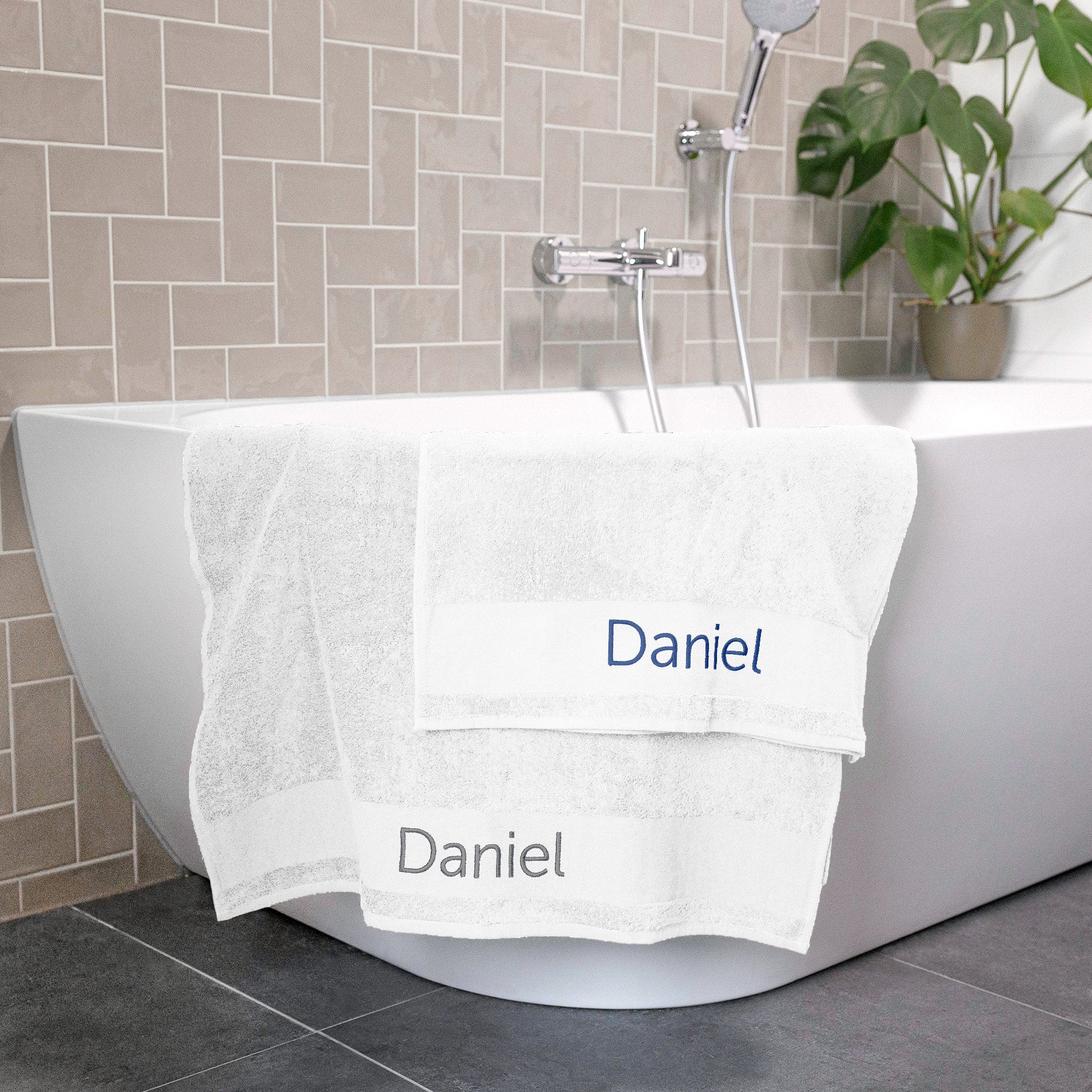 Personalised towel - Embroidered - White - 50 x 100 cm