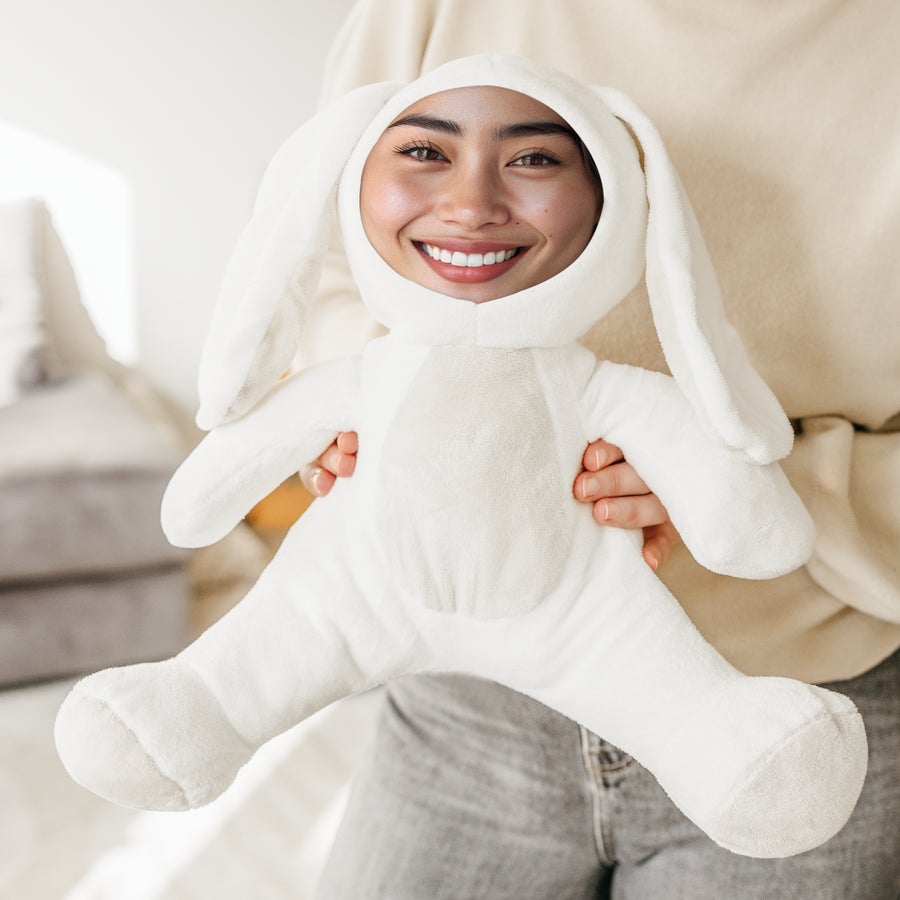 ItsieMe - Coelho Coelhinho de pelúcia ItsieMe branco com rosto personalizado impresso de uma mulher sorrindo