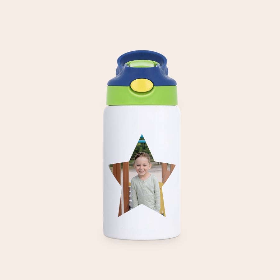 Personalised water bottles for kids Personalized water bottle for kids with a blue and green lid, printed with a boy's photo in a star shape