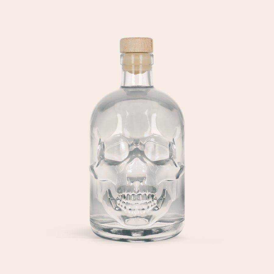 Vodka de calavera personalizado Botella de vodka con forma de calavera, con tapón de madera, grabada. Vodka con calavera personalizado.