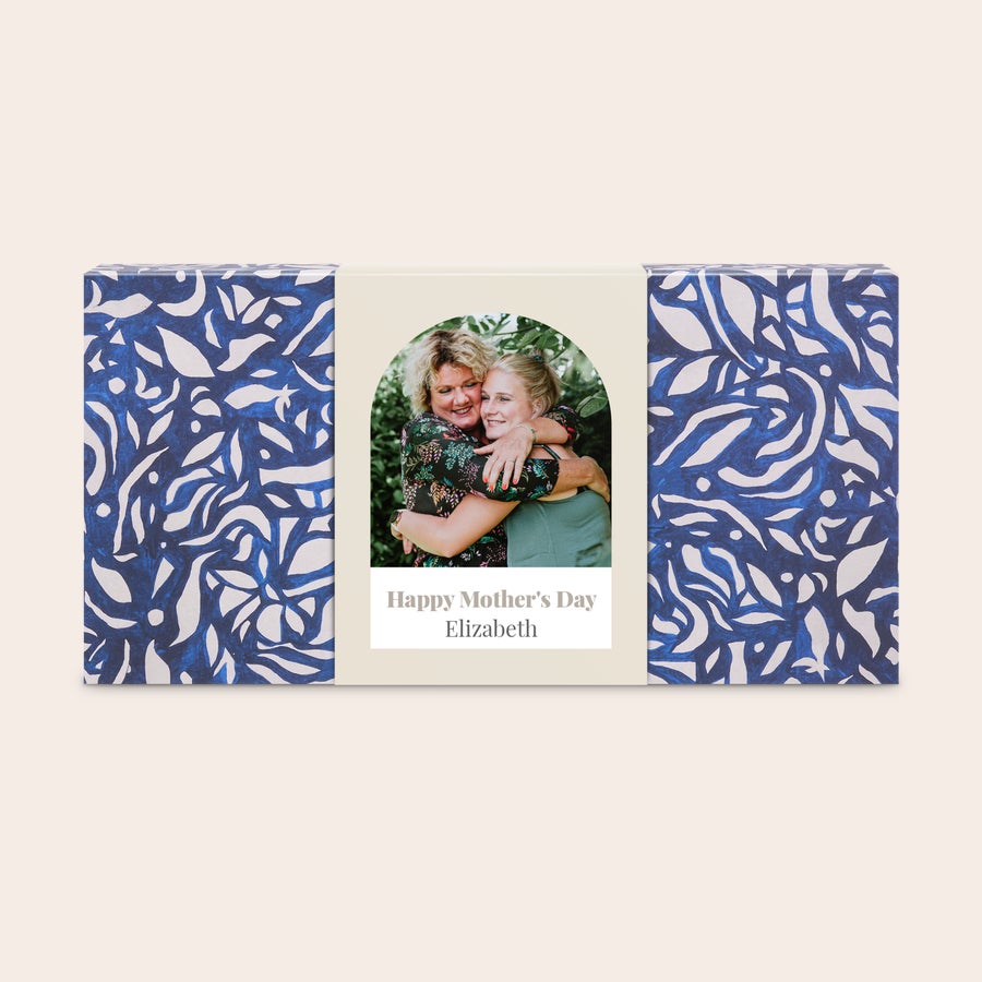 Wellness gift set - The Gift Label Personalized wellness gift set with a photo sleeve for loved ones, featuring the text Happy Mother's Day and Elizabeth