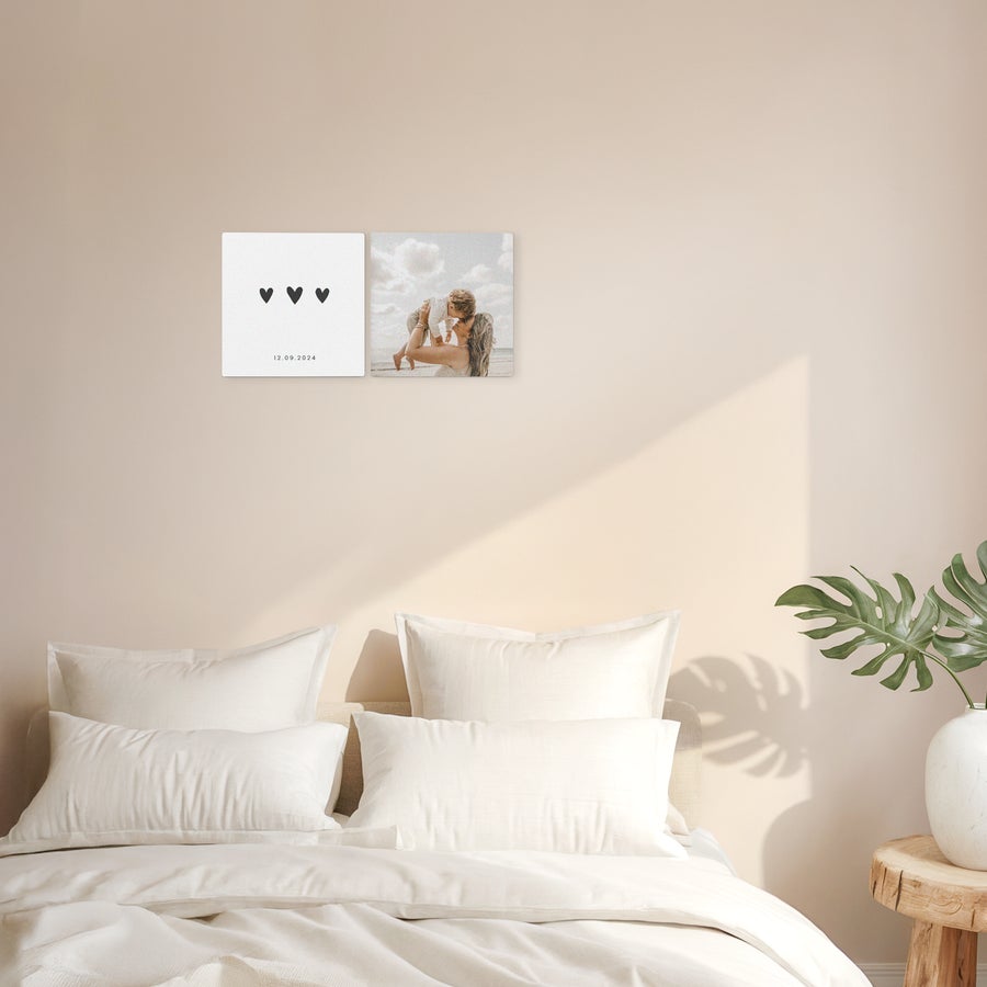 Fotokacheln Forex-Wandbild mit Fotodruck einer Mutter mit Baby und einem Bild mit drei Herzen und Datum 12.09.2024