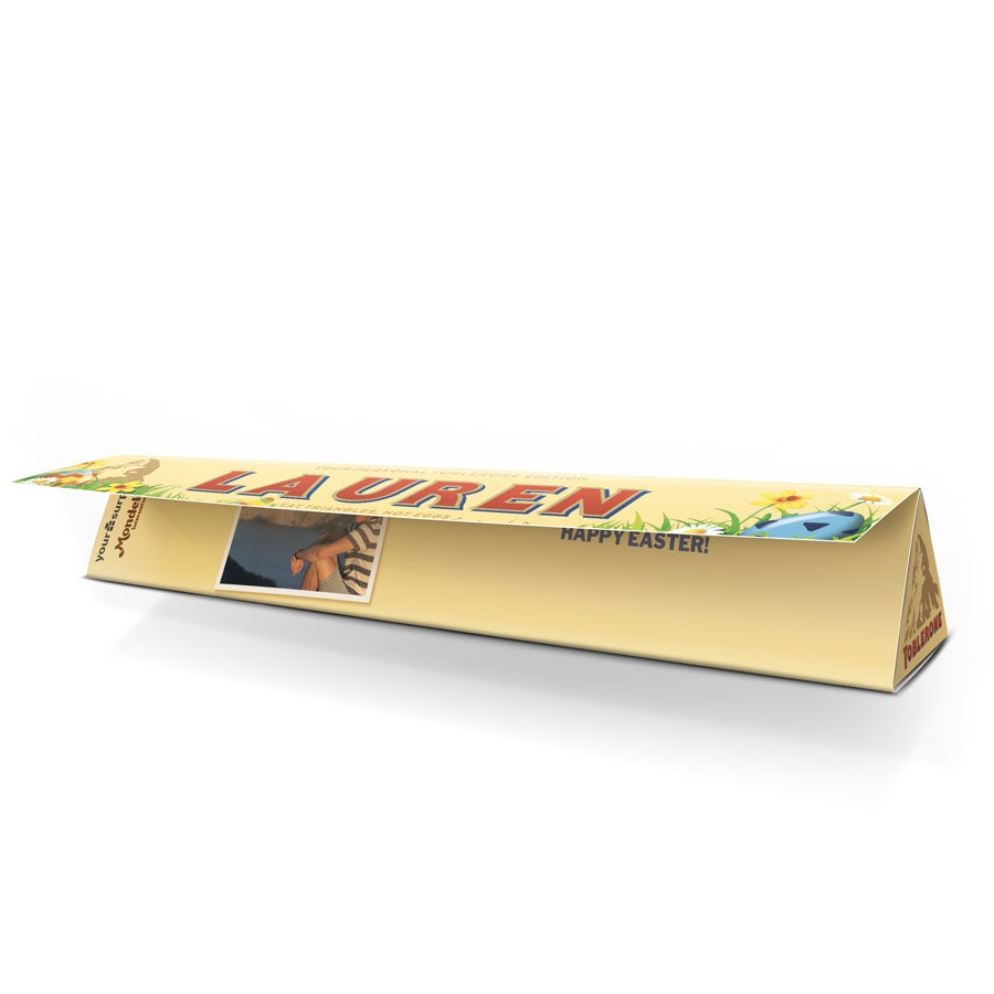 Tato velikonoční Toblerone čokoláda se jménem Lauren a osobní fotografií je tištěna na obalu.