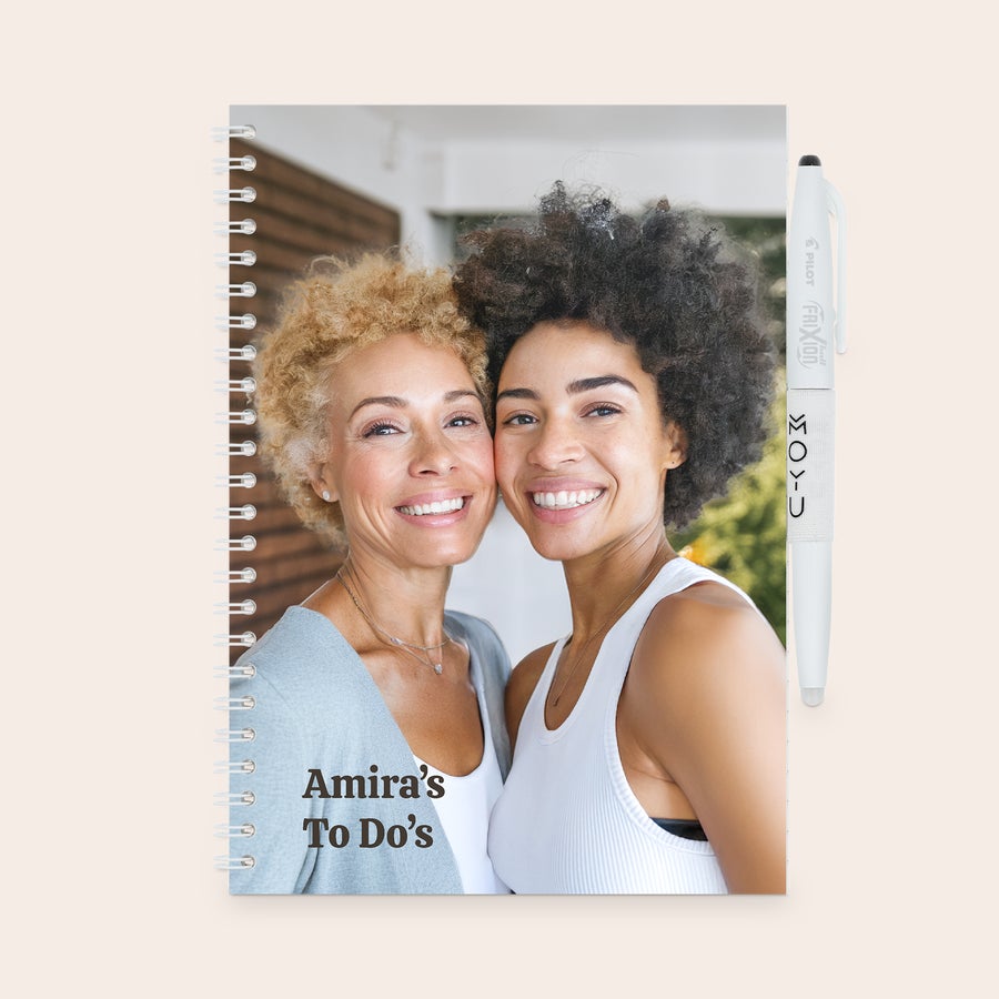 Caderno MOYU Apagável Personalizado Caderno apagável MOYU personalizado com foto, texto "Amira's To Do's" e caneta branca