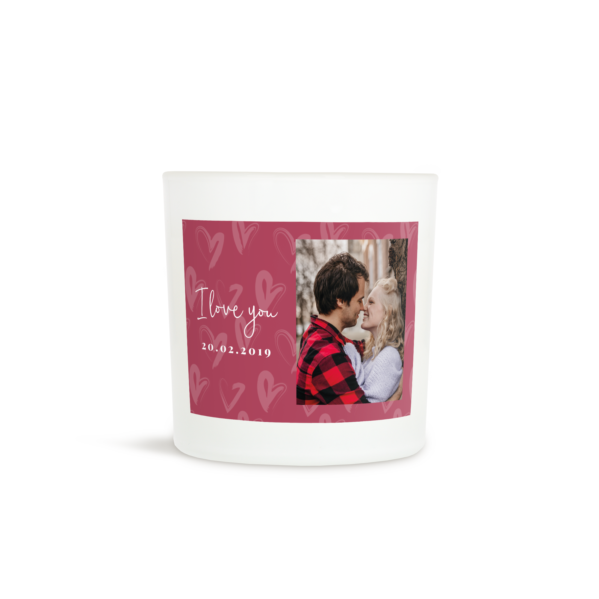 Eine personalisierte Kerze im Glas mit gedrucktem Etikett I love you 20.02.2019 und einem Paarfoto
