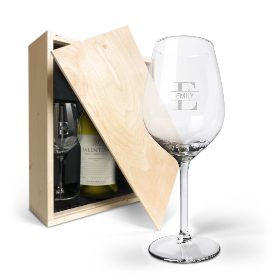 Personalised wine gift set - Salentein Chardonnay - Engraved glasses