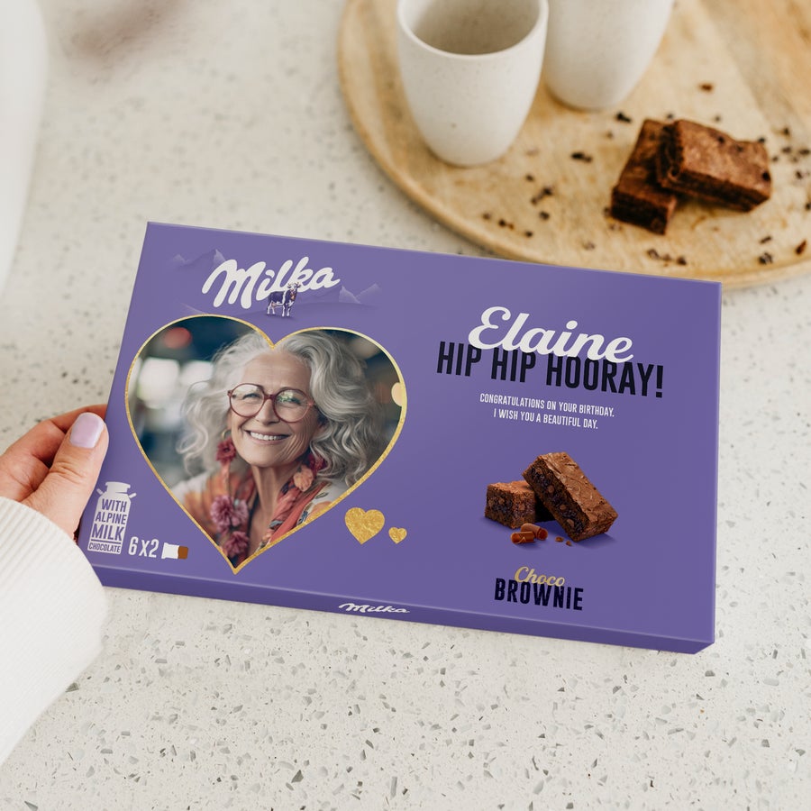 Milka Brownies Personalizirana darilna škatla Milka Choco Brownie s fotografijo ženske in imenom Elaine, natisnjena za rojstni dan.