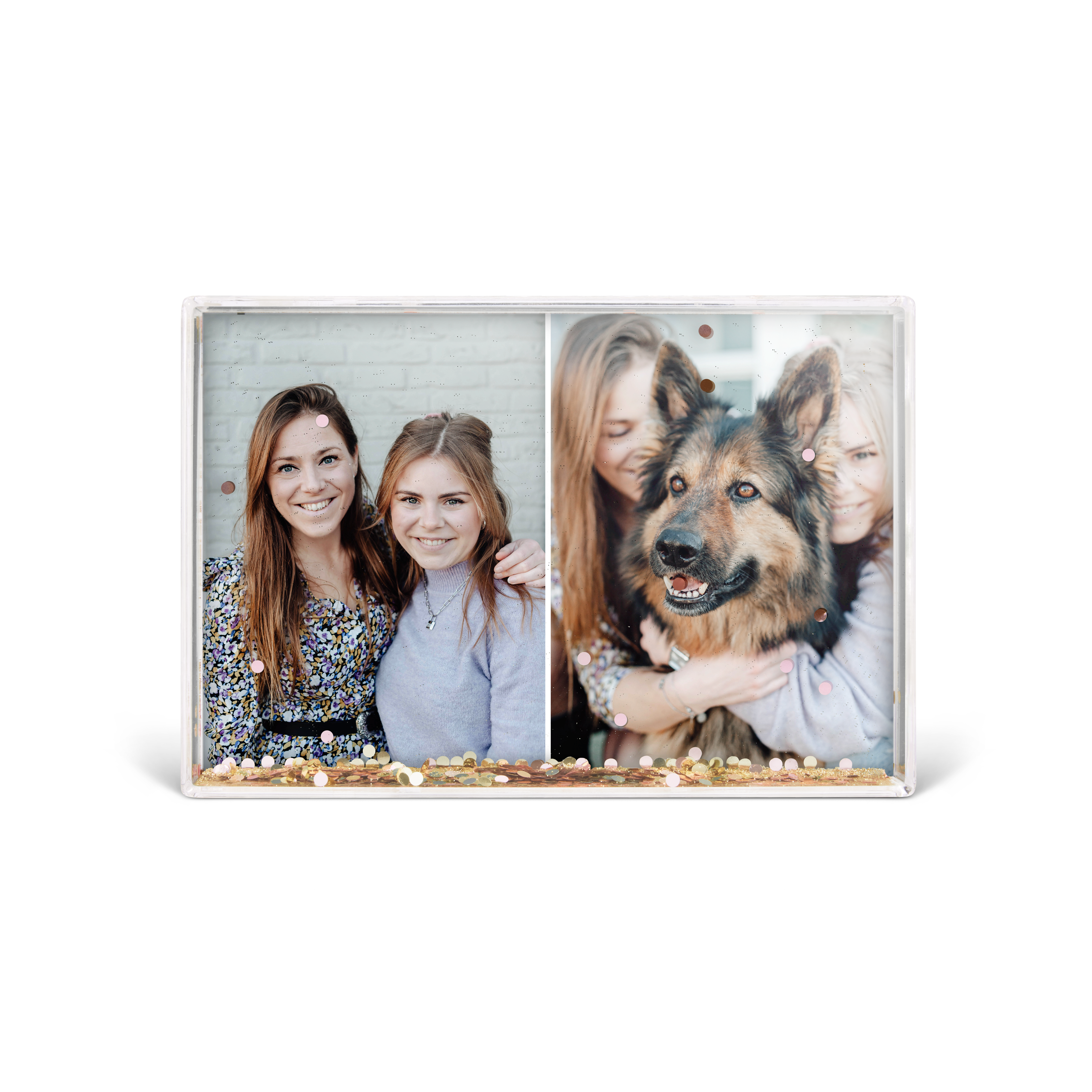 Boule à neige rectangulaire personnalisée avec photo de deux femmes et un chien, remplie de confettis dorés et roses.