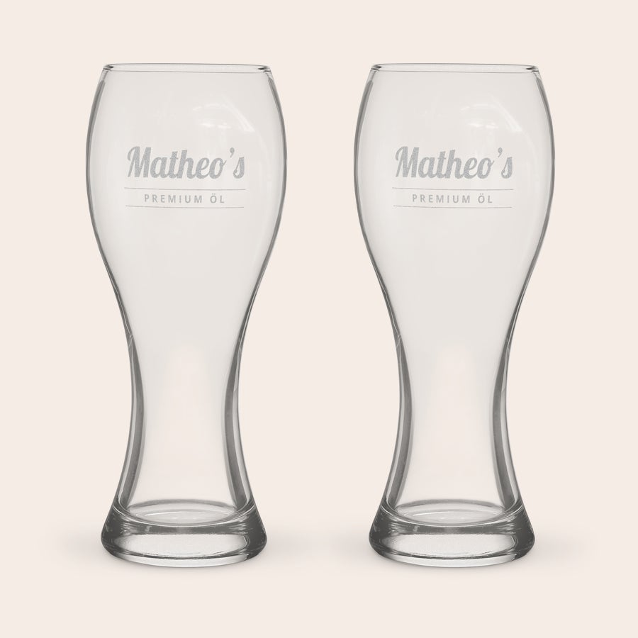 Ölglas - Vasformad Två personaliserade ölglas med "Matheo's Premium Öl" lasergraverat. Häll upp din favorit öl i personaliserade ölglas.