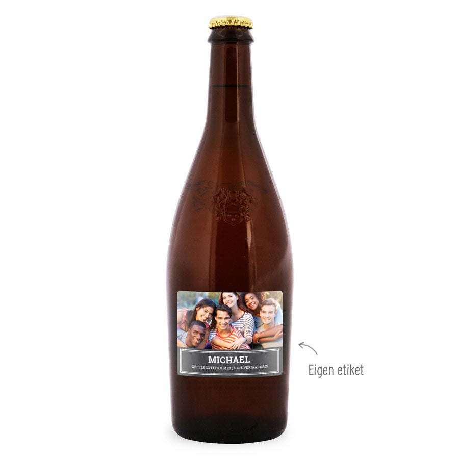 Bier met bedrukt etiket - Duvel