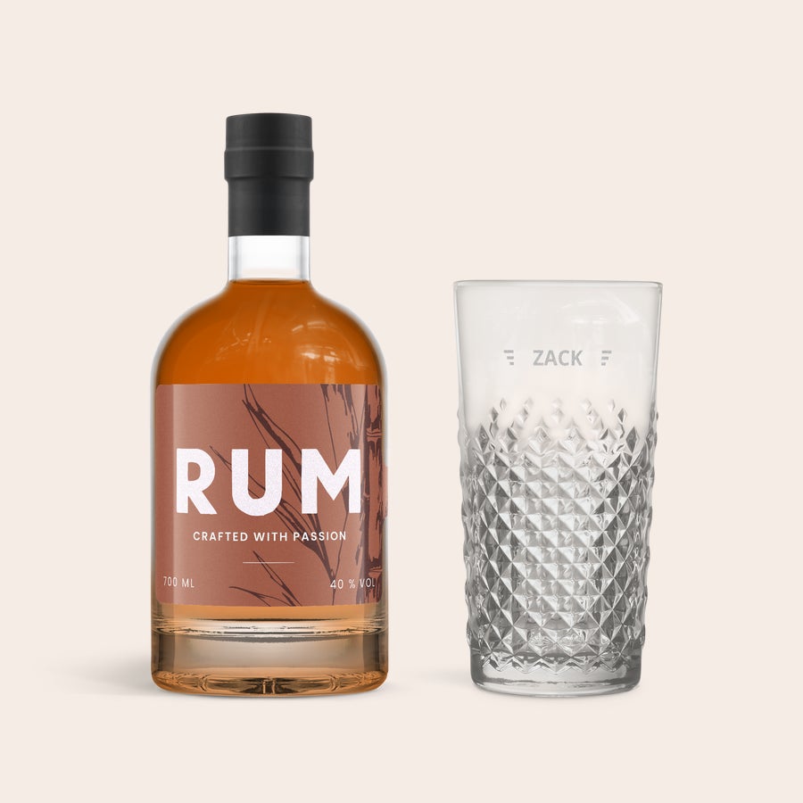 Rum scuro personalizzato Set regalo di rum scuro con bicchiere, personalizzato con il nome "ZACK", il miglior regalo a tema bevanda