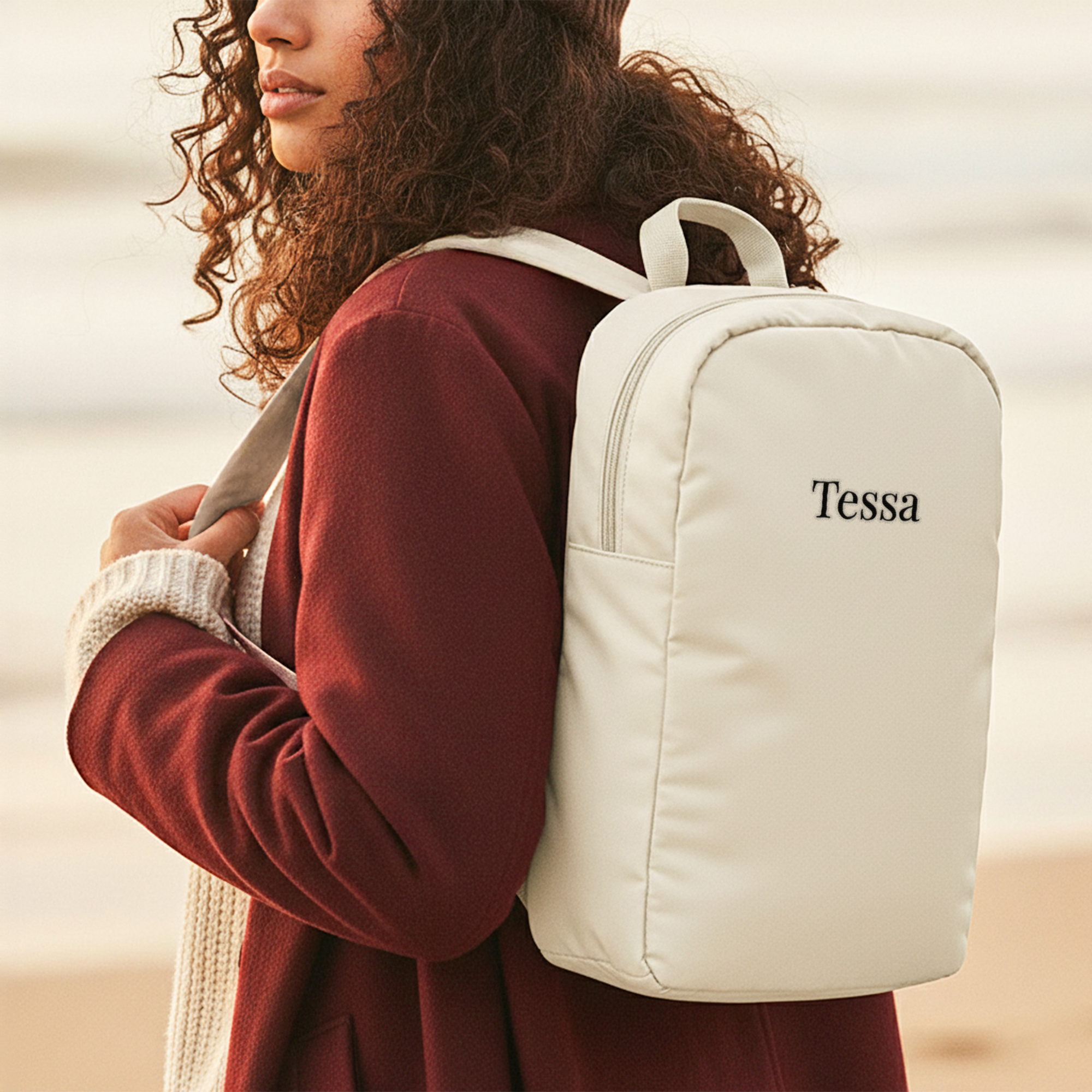Personalisierter Puffer Rucksack mit Namen – Erwachsene – Beige, bedruckt mit dem Namen 