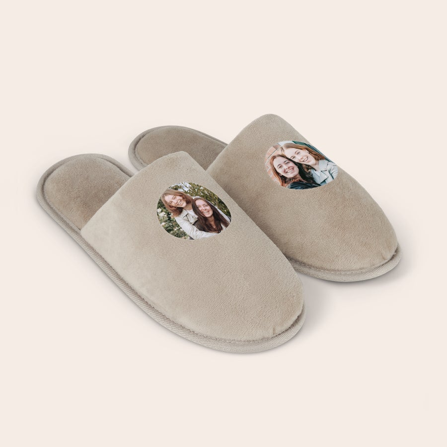 Personlige hjemmesko Personligt tilpassede hjemmesko med dit design, fotoprint af to veninder på hver sko.