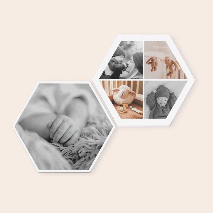 Foto wandpanelen Zeshoekige forex fototegel met gepersonaliseerde foto's van een baby en moeder. Hang een herinnering aan de muur met een forex fototegel.
