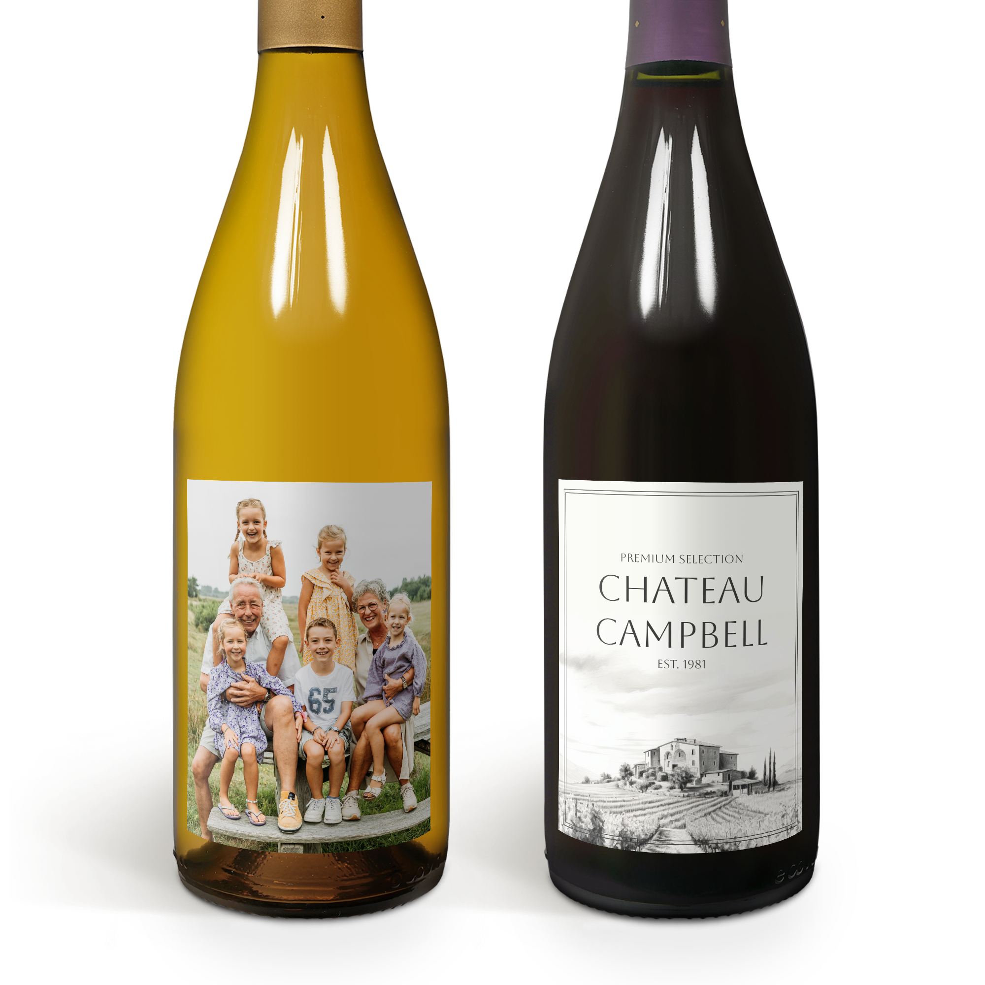 Duas garrafas de vinho com rótulo personalizado com foto de família para surpreender alguém.