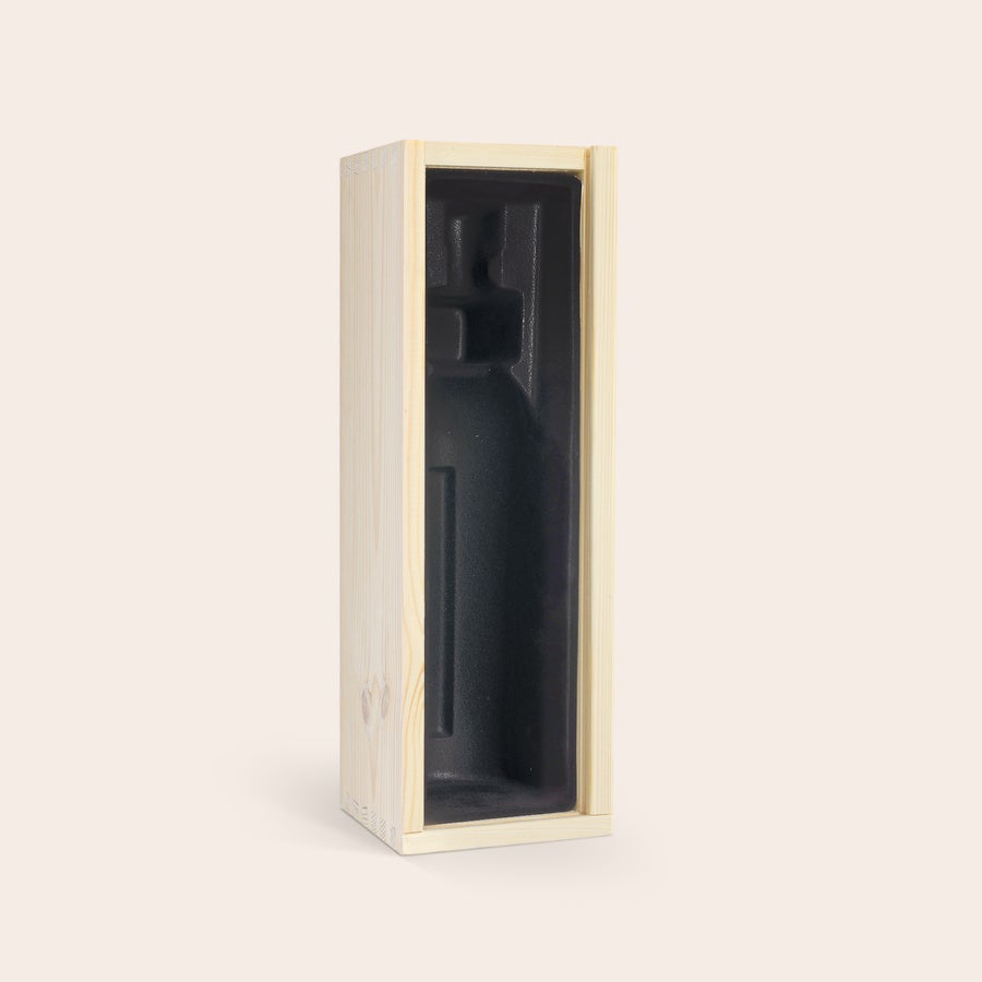 Caja de vino personalizada Caja de madera para vino personalizada con interior negro para botella. La tapa se puede grabar con foto, logotipo o texto.