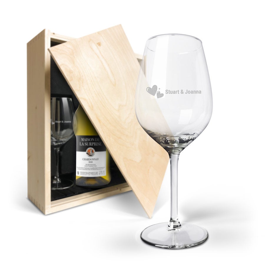 Personalised wine gift set - Maison de la Surprise Chardonnay - Engraved glasses