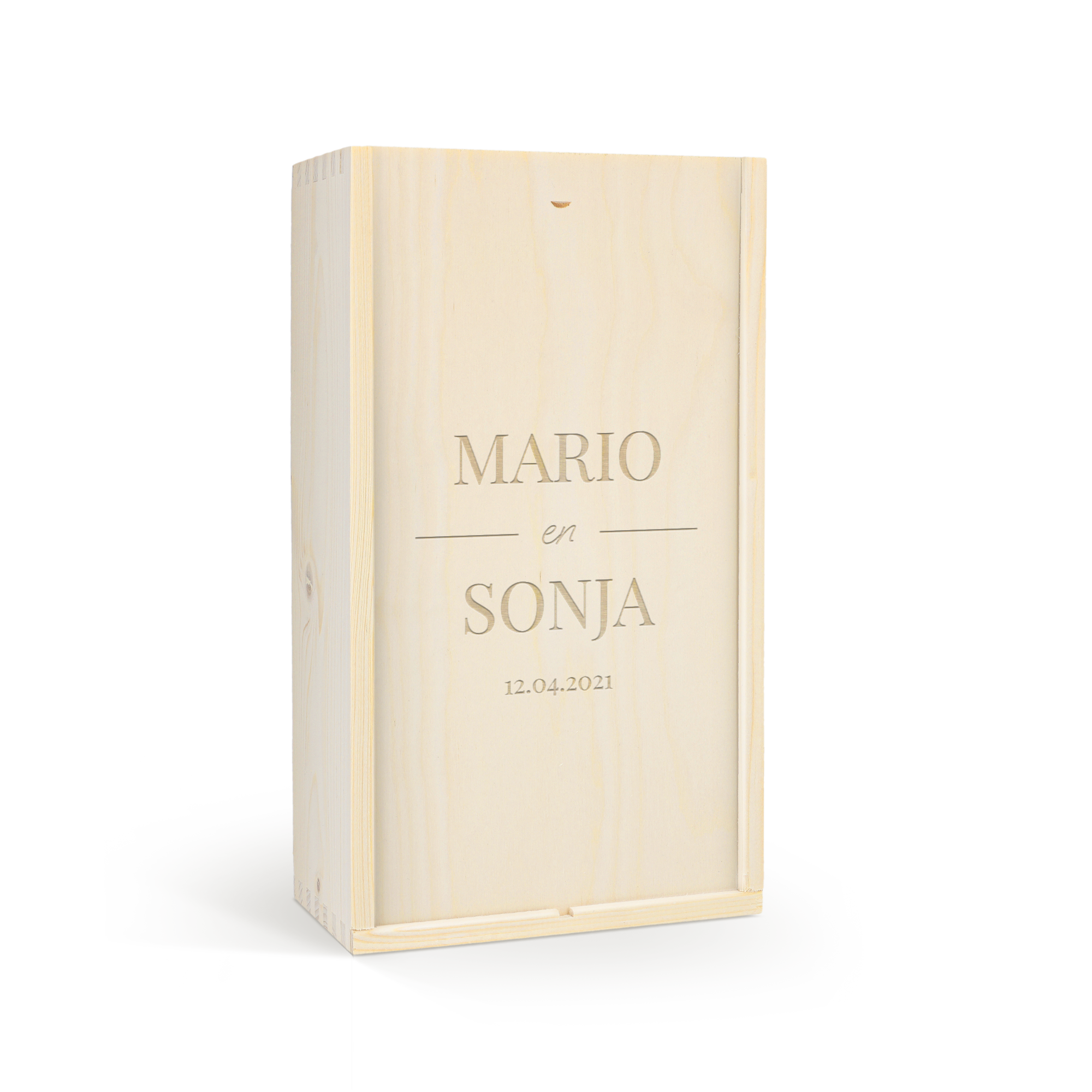 Wein Geschenkset Belvy in Holzkiste mit Lasergravur "MARIO en SONJA 12.04.2021"