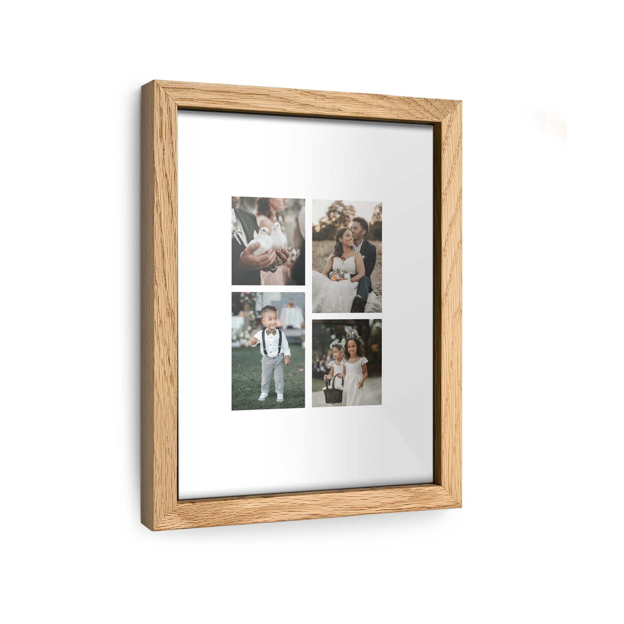 Gepersonaliseerde fotoafdruk met vier foto's in een houten lijst. Hang jouw mooiste fotomoment aan de muur.