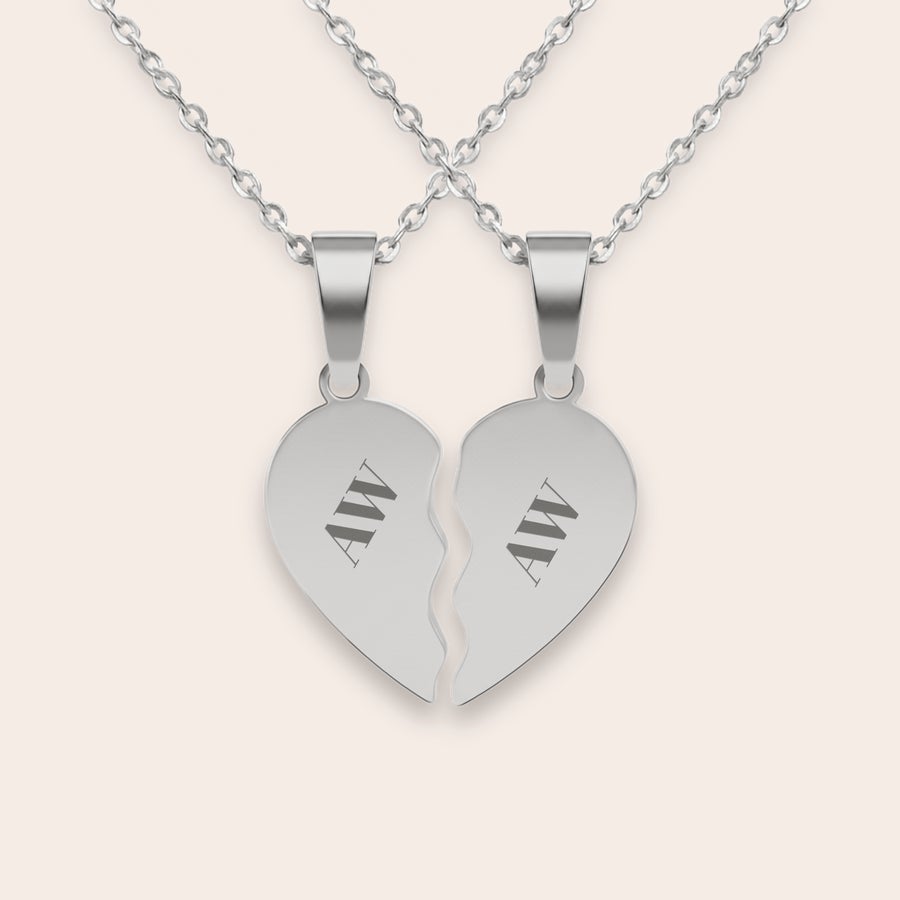 Pendentif en argent gravé - cœur brisé Pendentif en argent gravé - cœur brisé