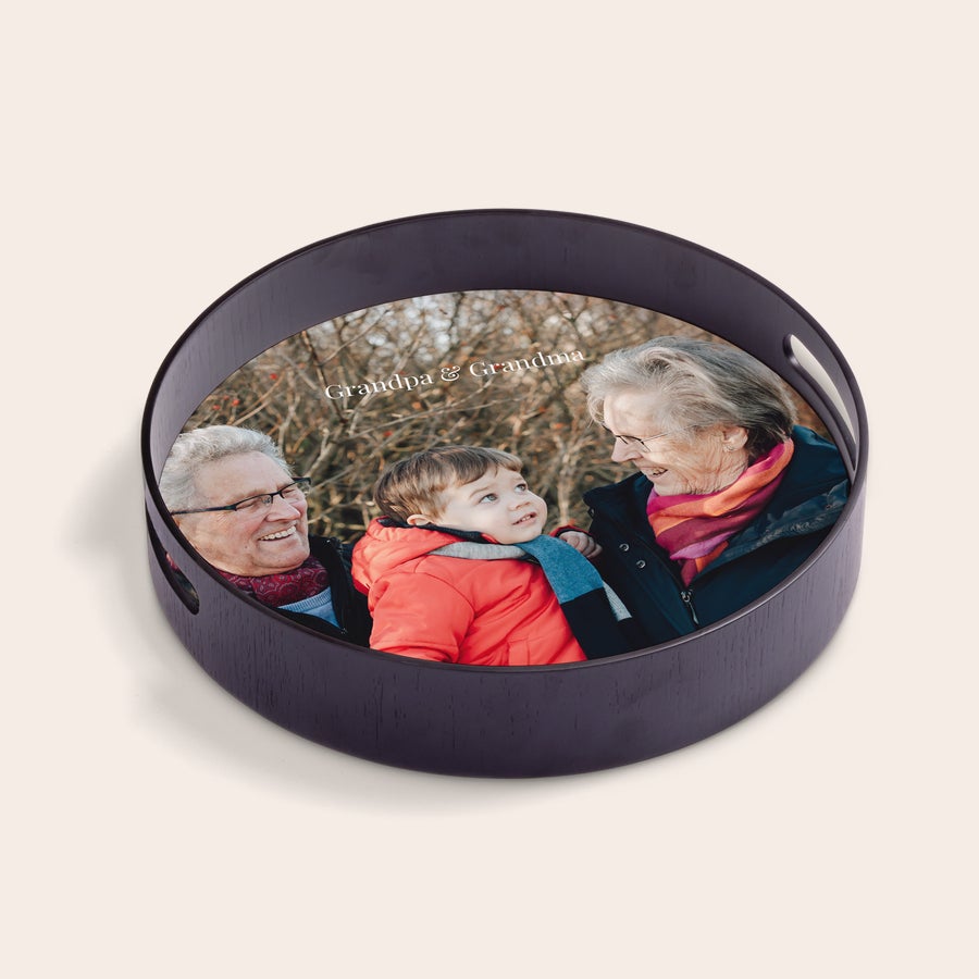 Bandeja para servir personalizada - Redonda Bandeja de madera redonda personalizada con foto familiar y texto Grandpa & Grandma para servir delicias.