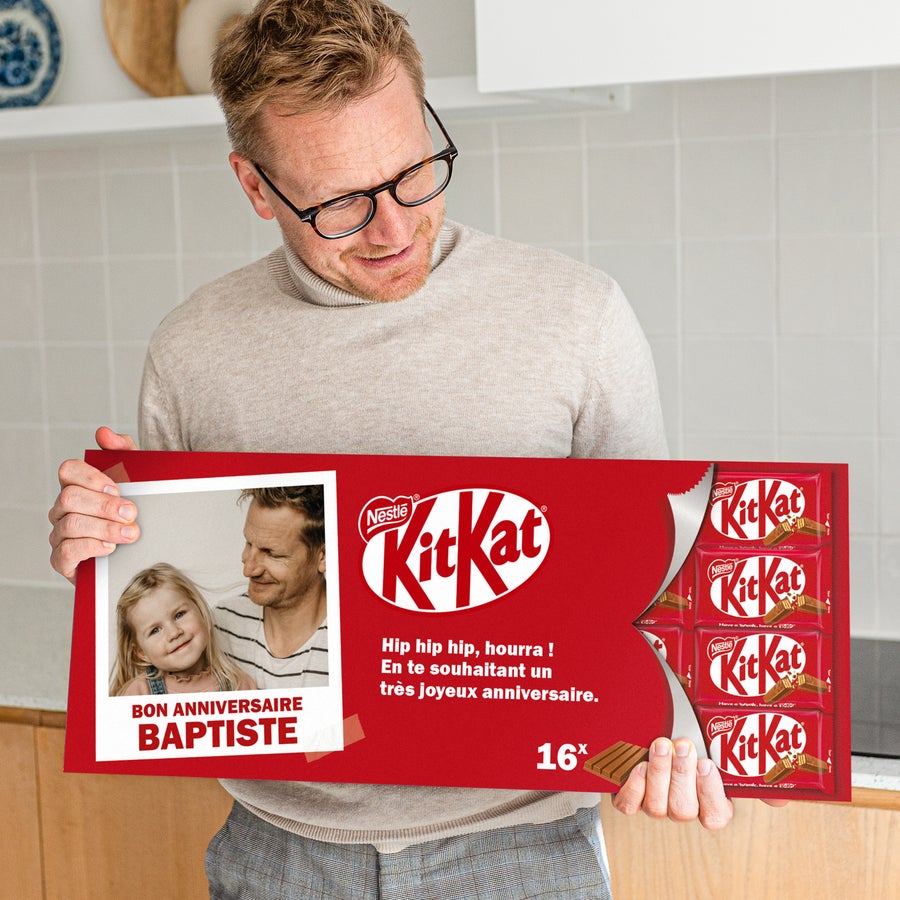 KitKat Classique XL Personnalisé Paquet de chocolat KitKat XL personnalisé avec photo et nom "Baptiste" pour un anniversaire