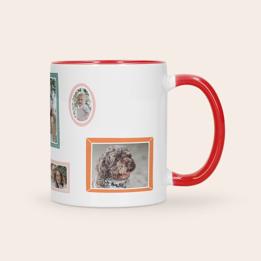 Taza colorida personalizada Taza personalizada blanca con interior y asa rojos, impresa con fotos de un bebé, un perro y una pareja.