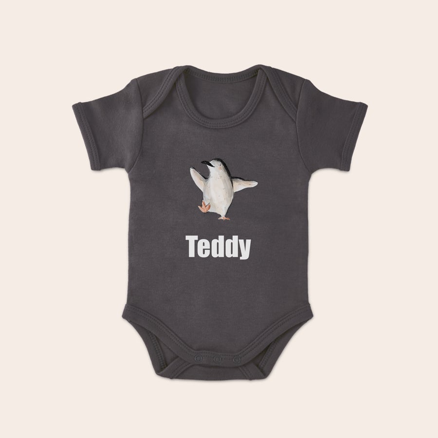 Baba romper Szürke baba body személyre szabott pingvin mintával és Teddy névvel nyomtatva