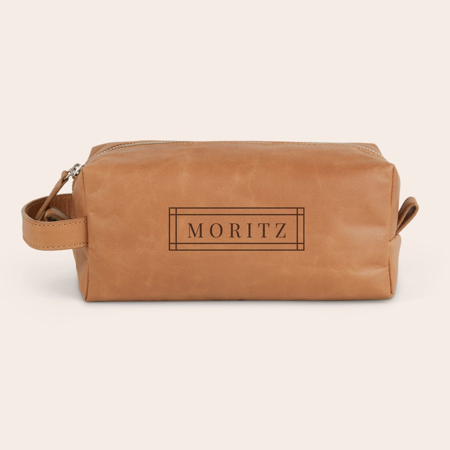 Kulturtasche aus Leder mit Gravur Kulturtasche aus Leder mit Gravur