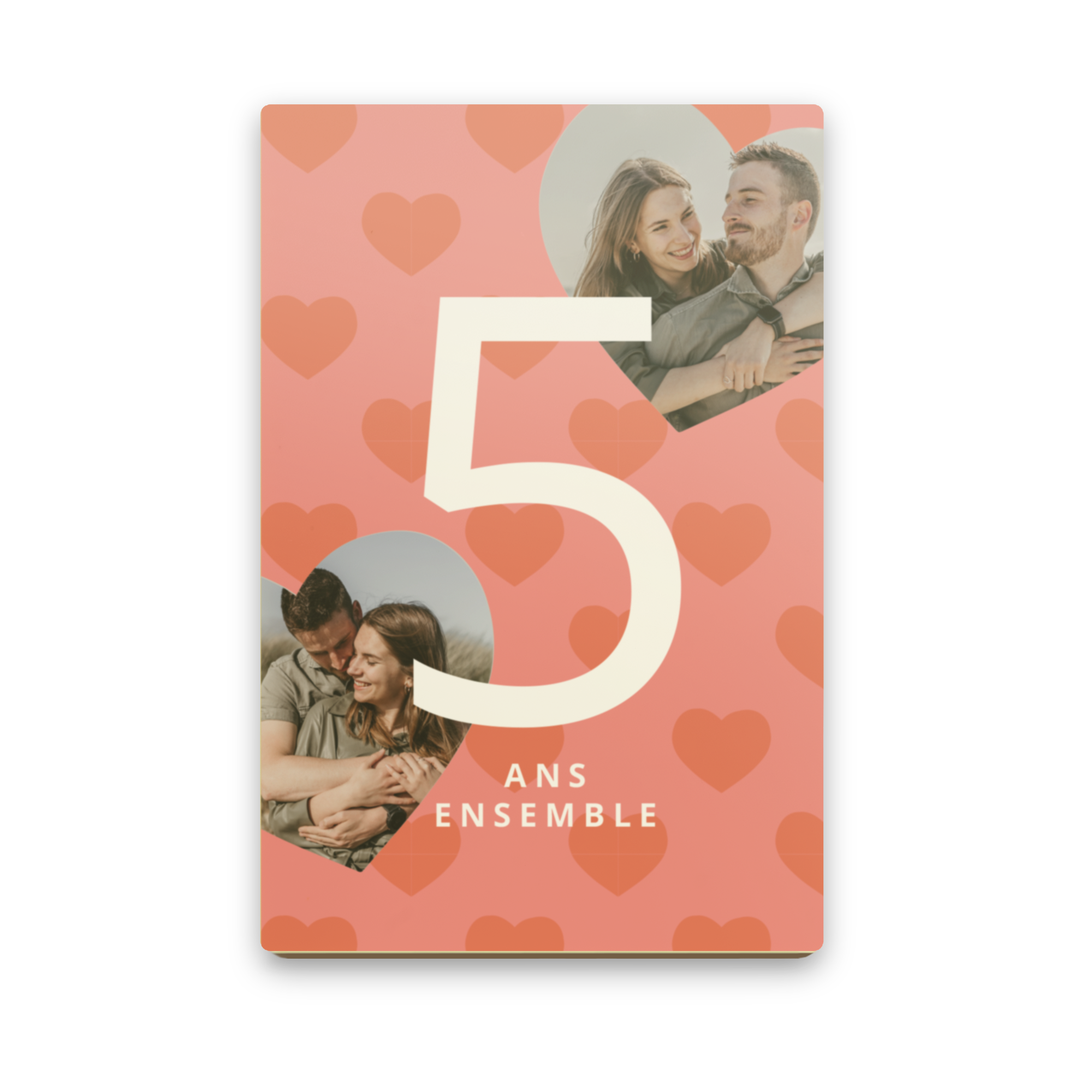 Lettre en chocolat personnalisée 5 ans ensemble avec photos d'un couple et cœurs imprimés