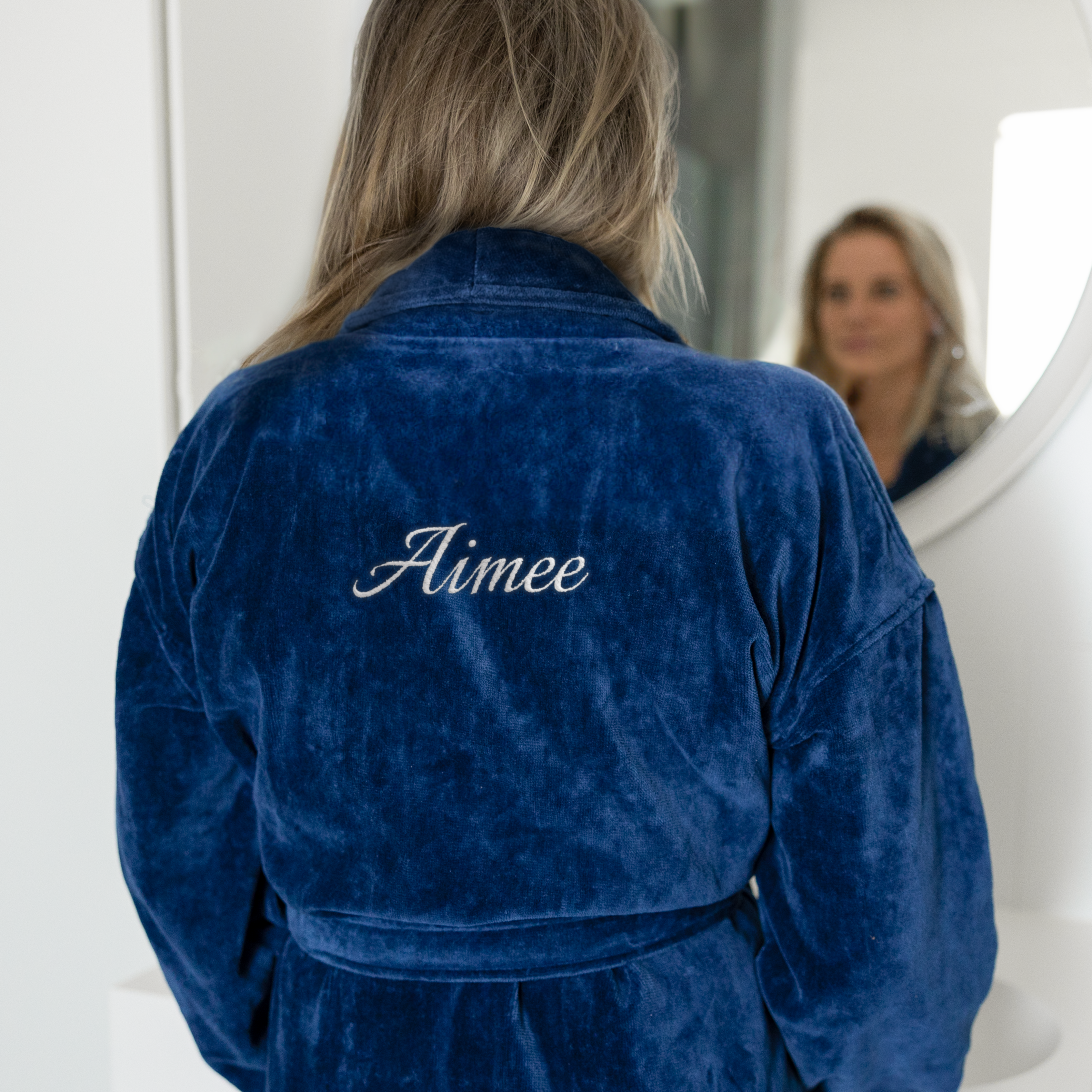 Accappatoio blu donna con nome Aimee ricamato, lussuoso accappatoio personalizzato in cotone morbido