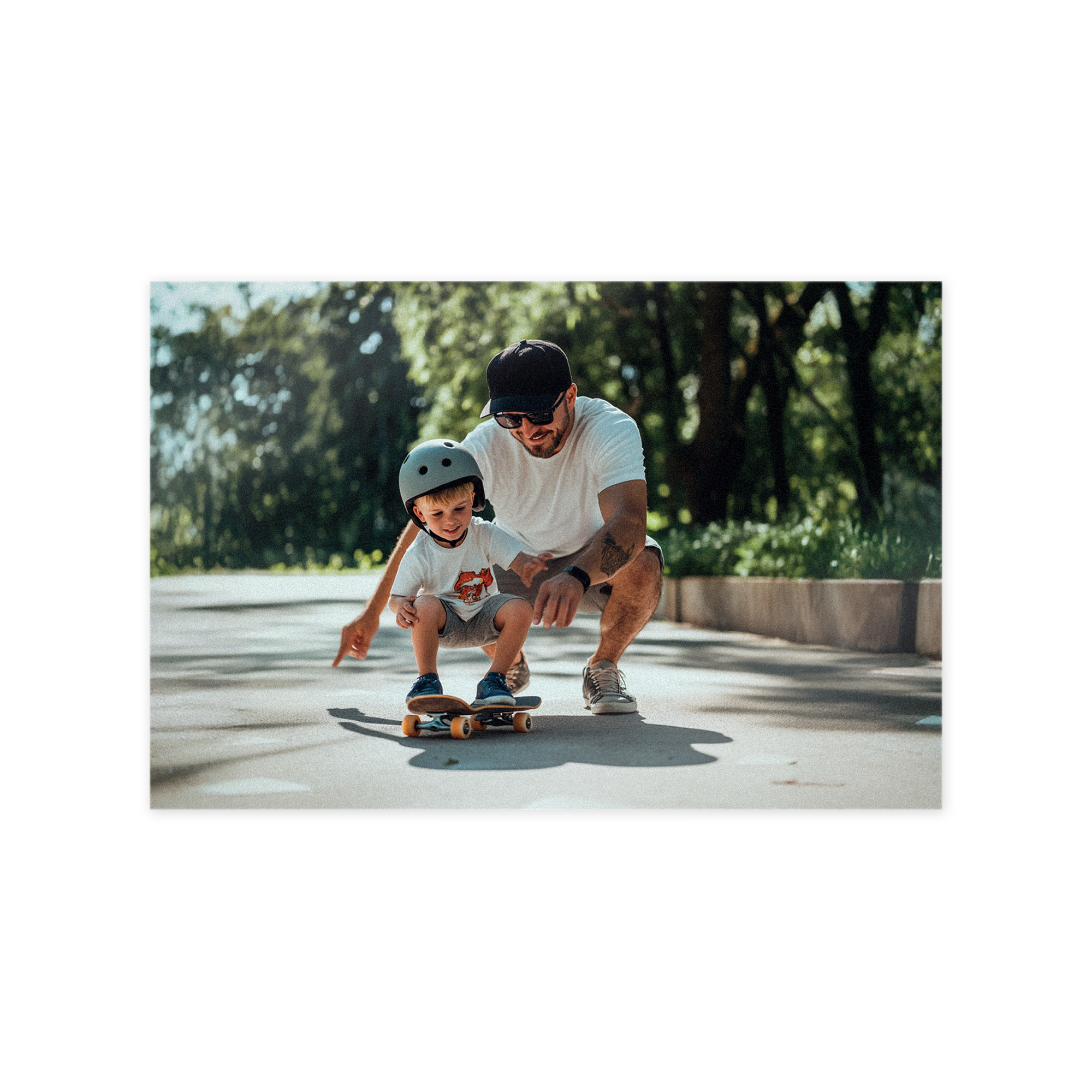 Personalizovaná foto na forex s potlačou otca a syna na skateboarde. Foto na forex je skvelý darček.