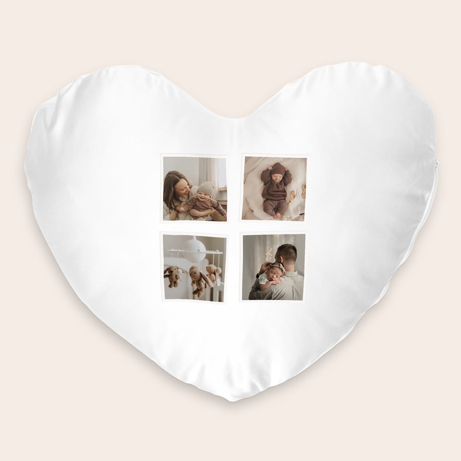 Almofada estampada - Coração  Almofada branca em forma de coração, estampada com quatro fotos de família, com fecho lateral para personalização.