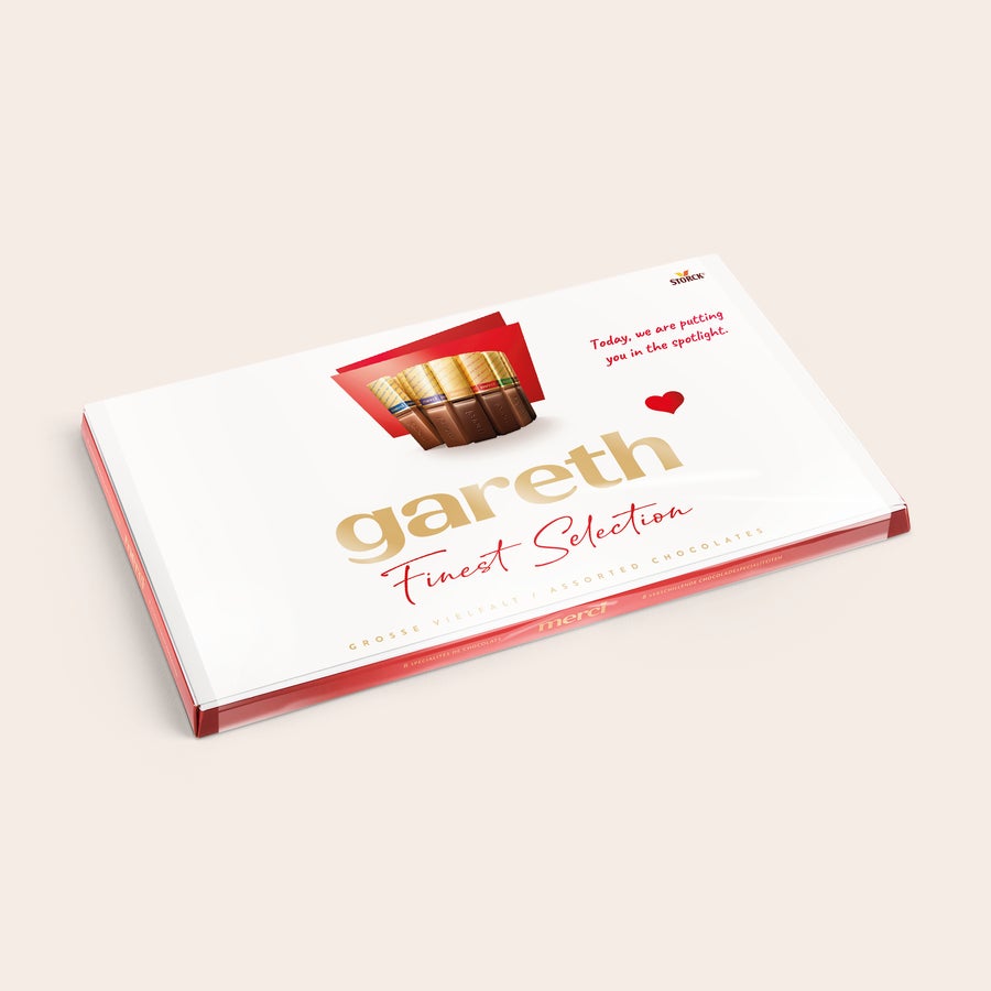 Merci čokolada s kartico Čokolada Merci s personalizirano kartico - 400 gramov s tiskom imena Gareth in rdečim srčkom.