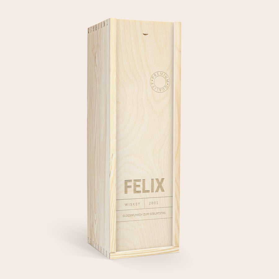 Whisky Highland Park 12 Years personalisieren Geschenkflasche Highland Park 12 Years Whisky in personalisierter Holzkiste, graviert mit dem Namen "FELIX" und "GLÜCKWUNSCH ZUM GEBURTSTAG".