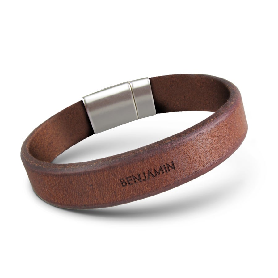 Luxurious engraved leather bracelet for men - Brown - 21 cm