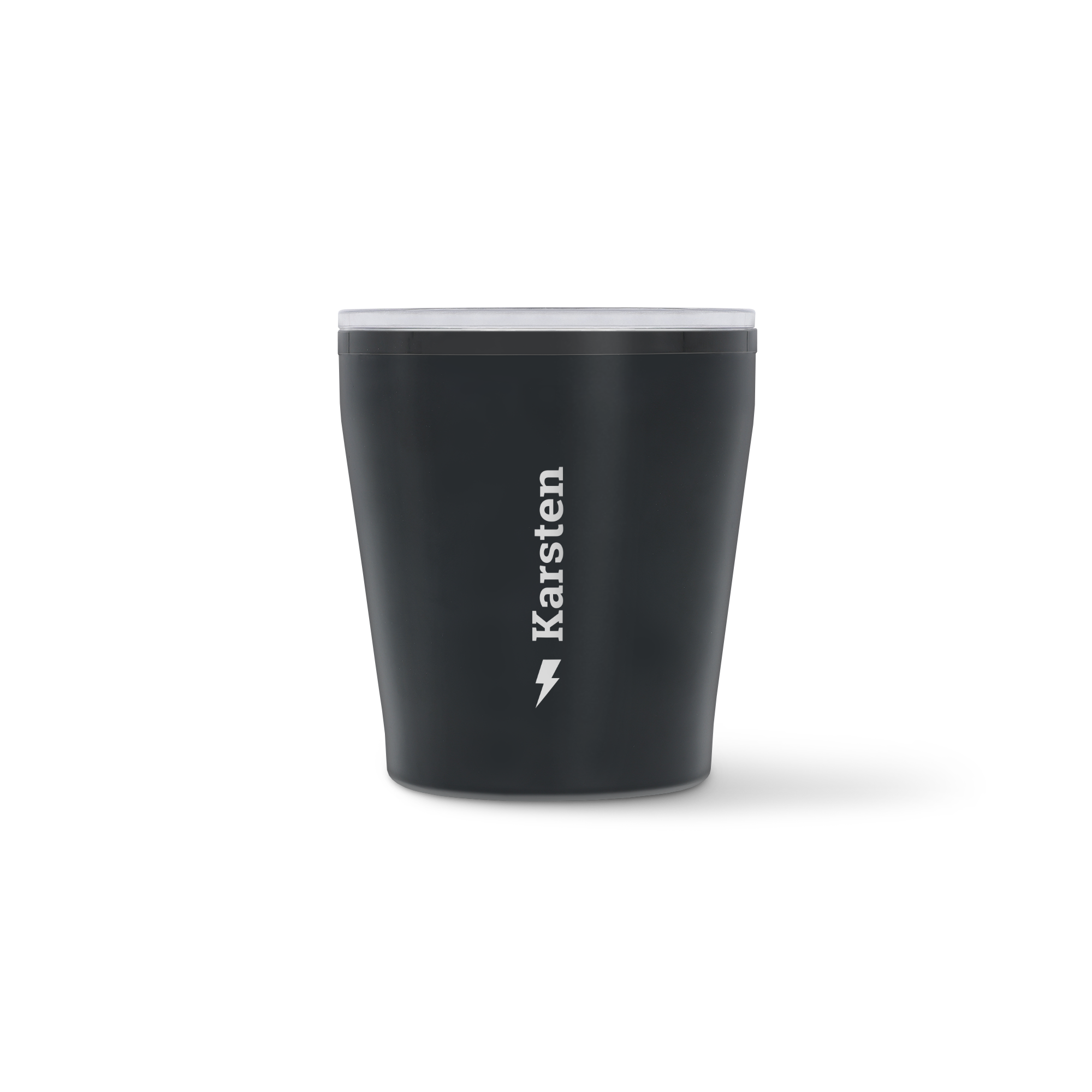 Schwarz mattierter personalisierter Reisebecher mit weißer Gravur Karsten und Blitz-Symbol
