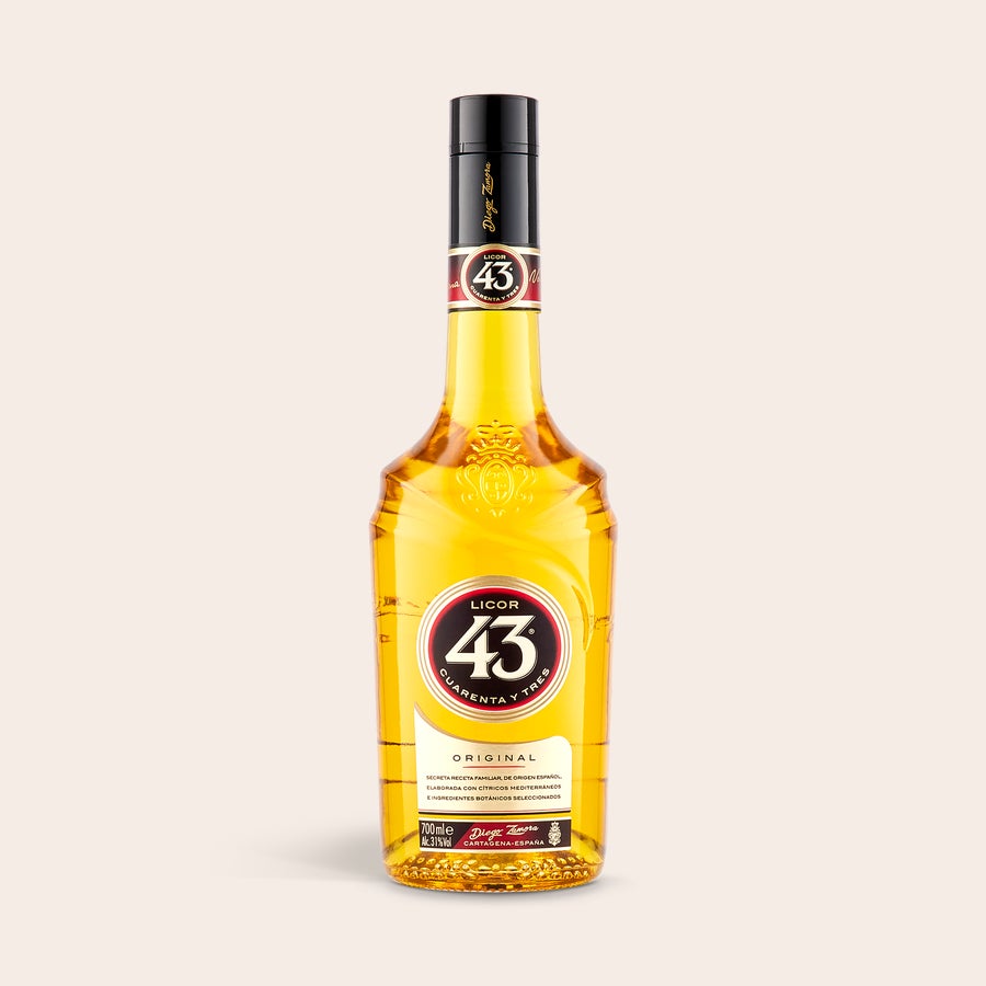 Likér 43 v personalizovanom puzdre Fľaša likéru Licor 43 s objemom 700 ml s etiketou Original.