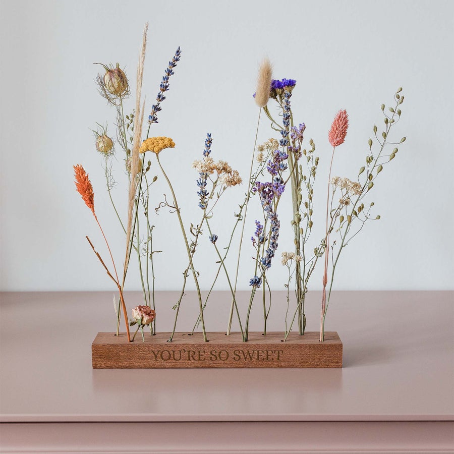 Fleurs séchées avec support en bois personnalisé Fleurs séchées avec support en bois personnalisé
