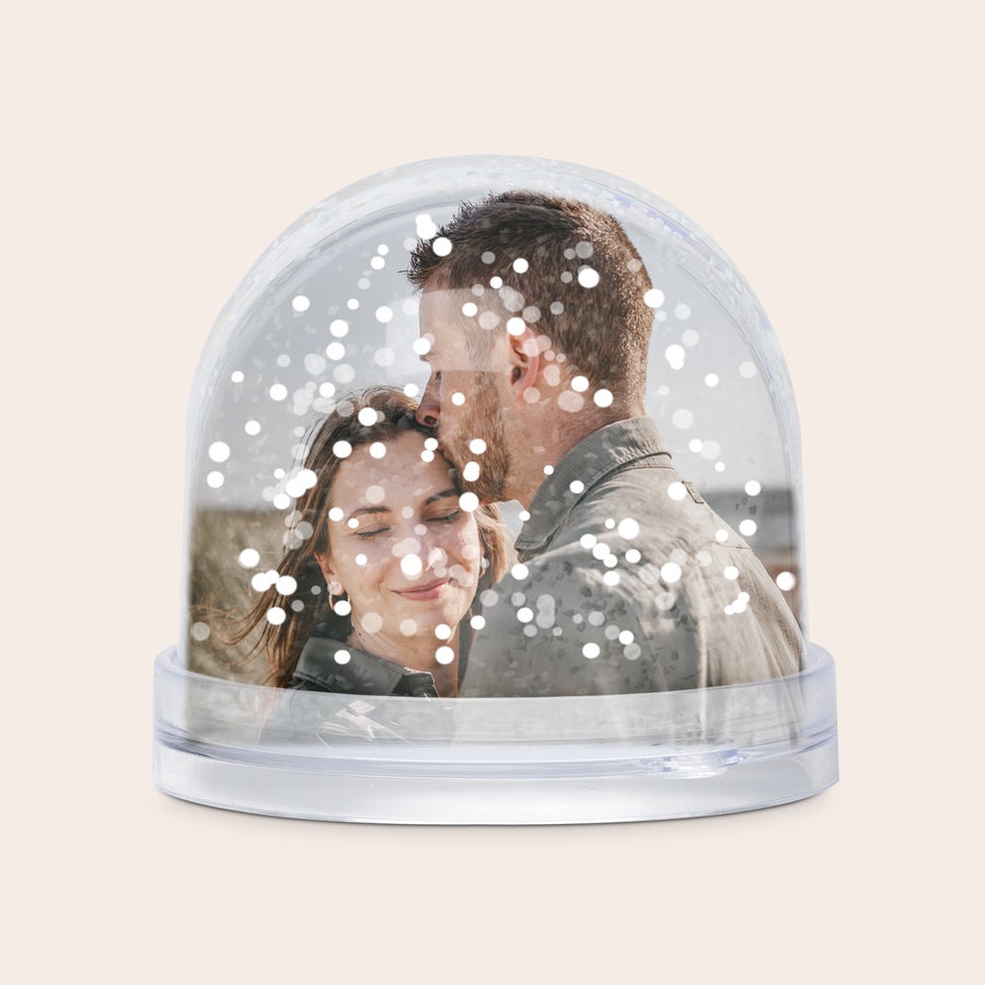 Bola de nieve Bola de nieve personalizada con foto de pareja, impresa a doble cara y cubierta de nieve.