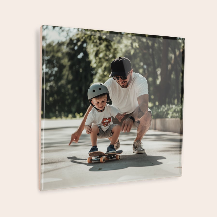 Personlig kakel - Keramik Keramiktavla med eget foto på pappa och barn som åker skateboard. Gör en härlig keramiktavla med personligt foto och text!