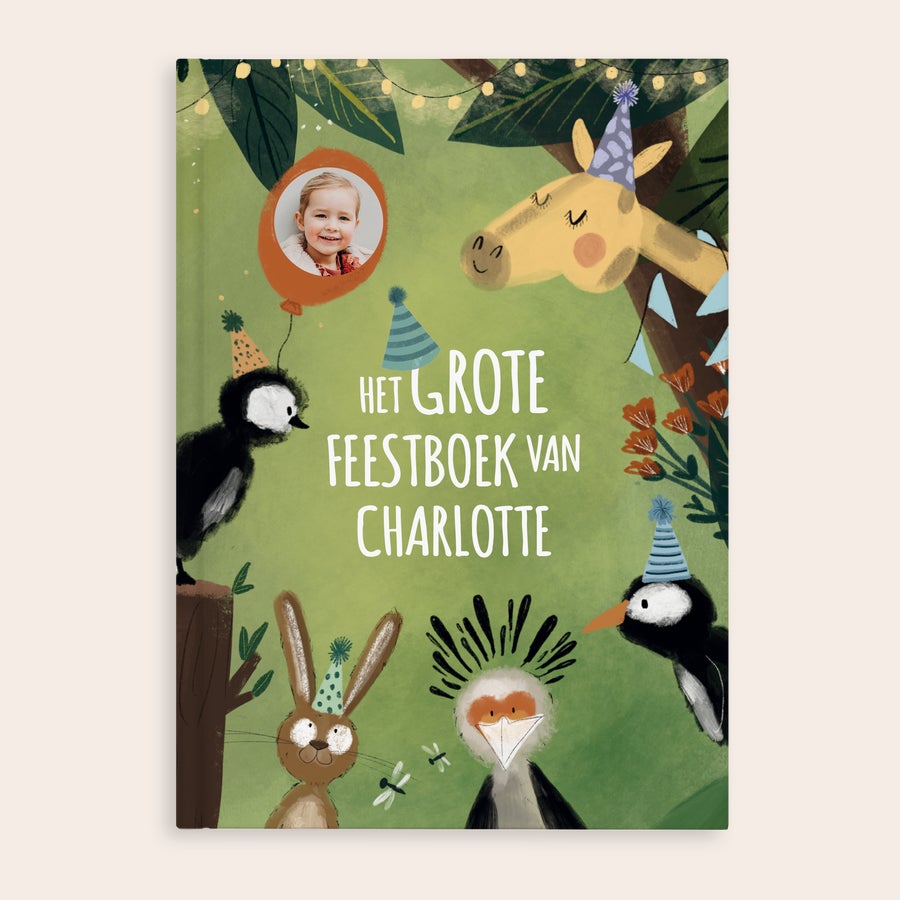 Boek Het grote feestboek personaliseren Boek met naam - Het grote feestboek - Softcover, met vrolijke dieren, een gepersonaliseerde kinderfoto en de naam Charlotte op de kaft.