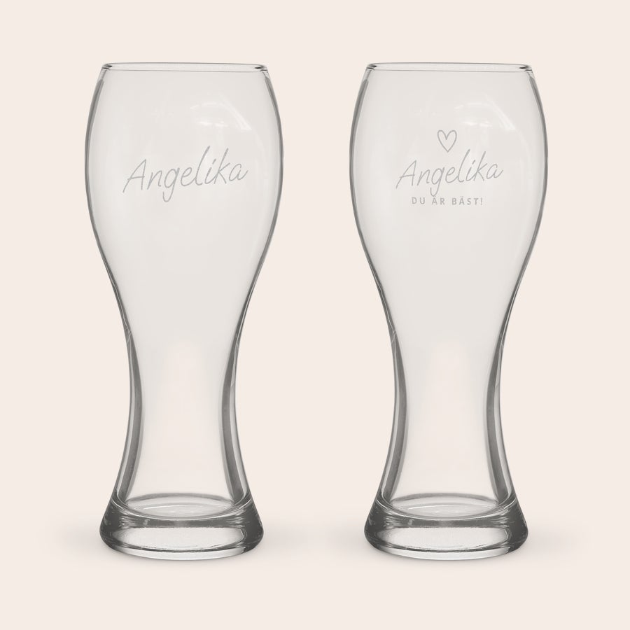 Ölglas - Vasformad Två personaliserade ölglas graverade med namnet Angelika och texten Du är bäst