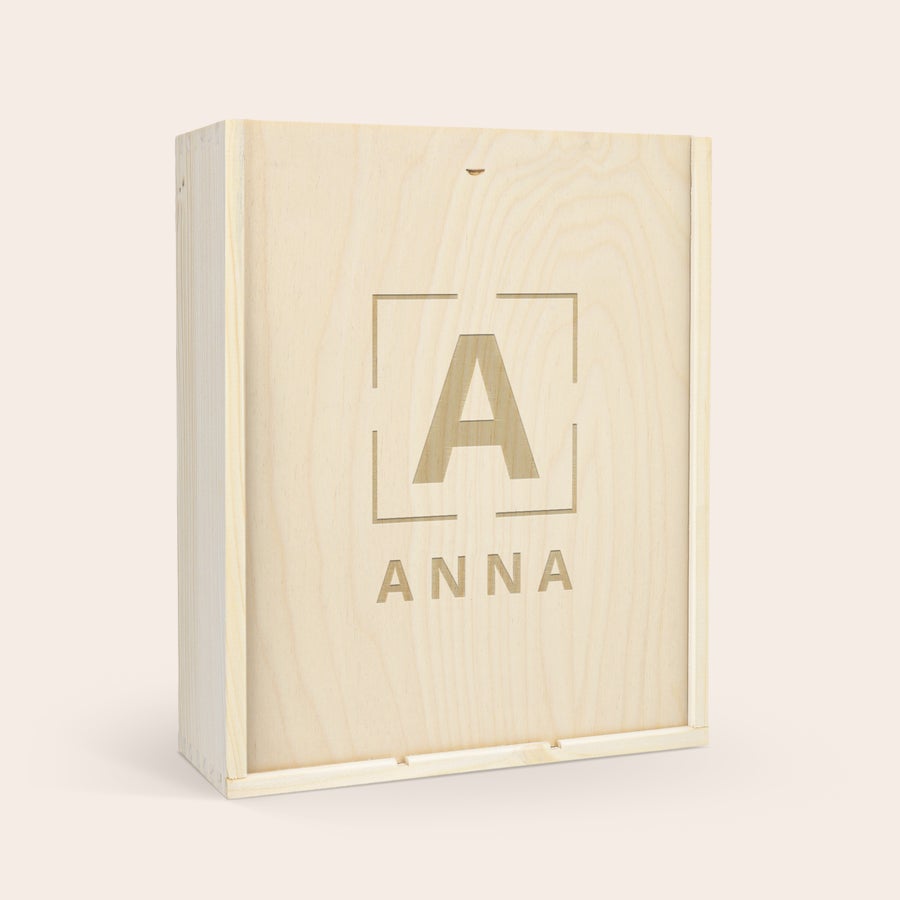 Belvy Rot & Weiß & Rosé - Wein Geschenkset Holzkiste Wein Geschenkset Belvy mit luxuriöser Holzkiste, graviert mit dem Namen ANNA und großem "A"