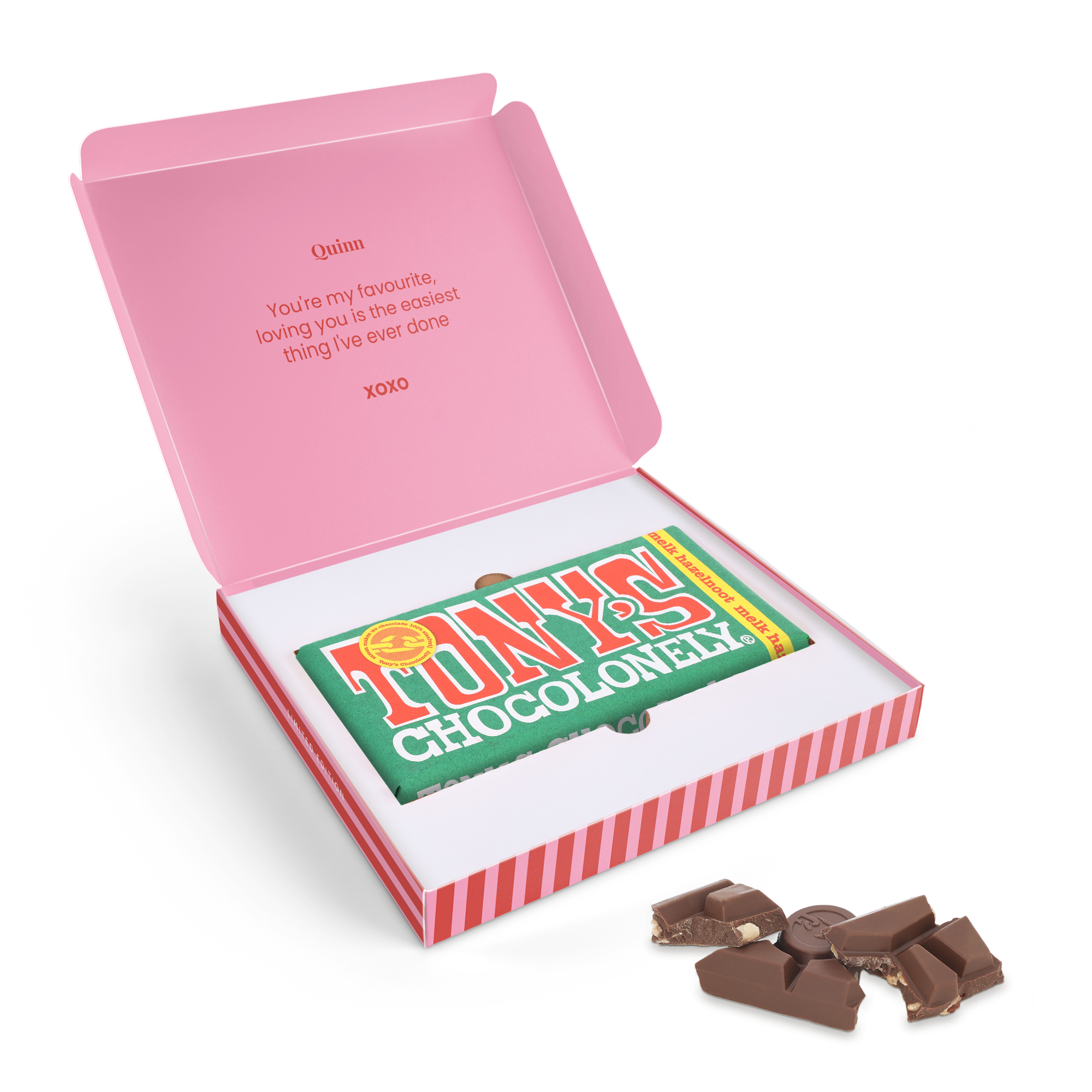 Caja de regalo personalizada con una barra de Tony's Chocolonely, con "Quinn" y un mensaje impresos en la tapa.