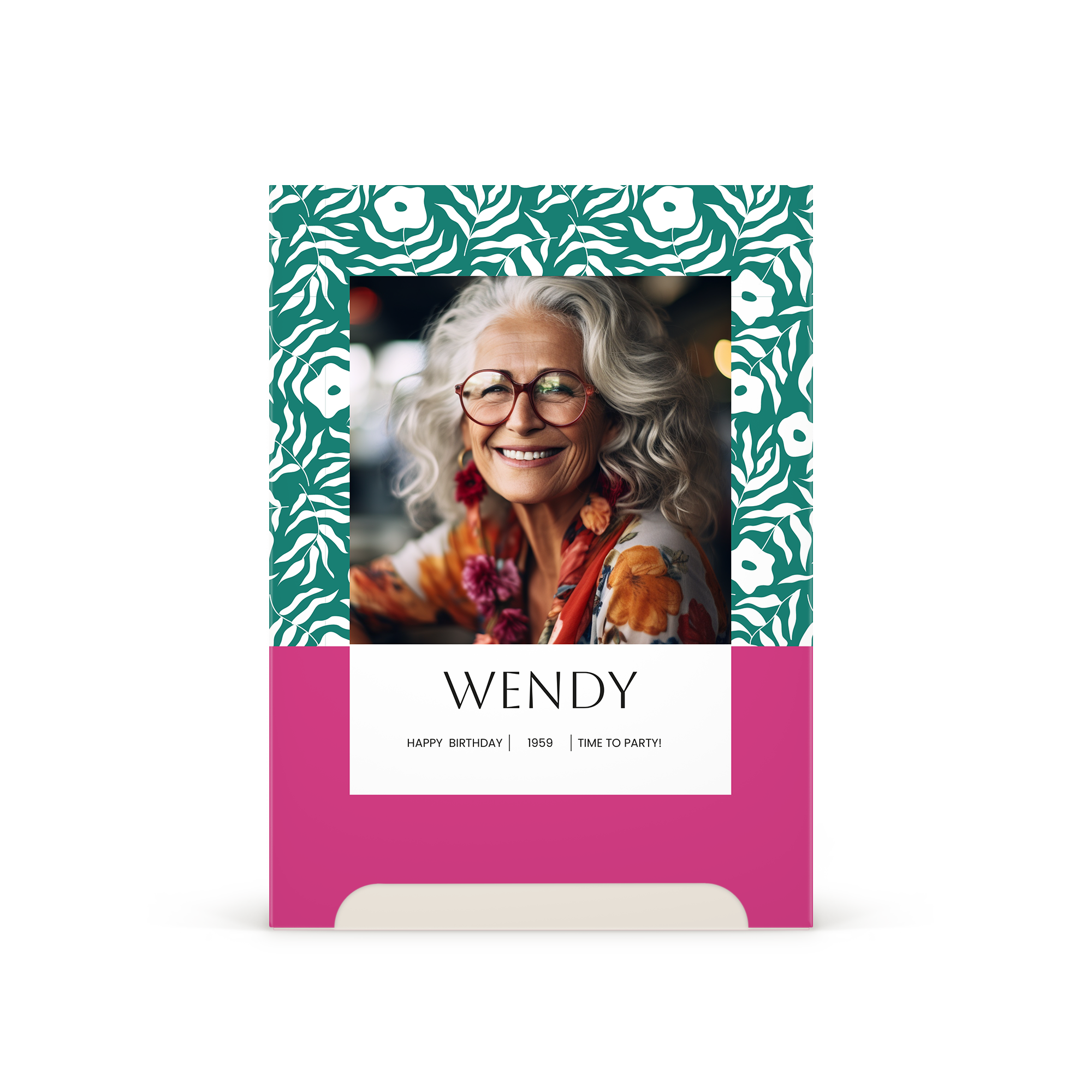 Caja de regalo personalizada con foto de mujer, nombre WENDY y mensaje "HAPPY BIRTHDAY" en color fucsia, para consentirla.