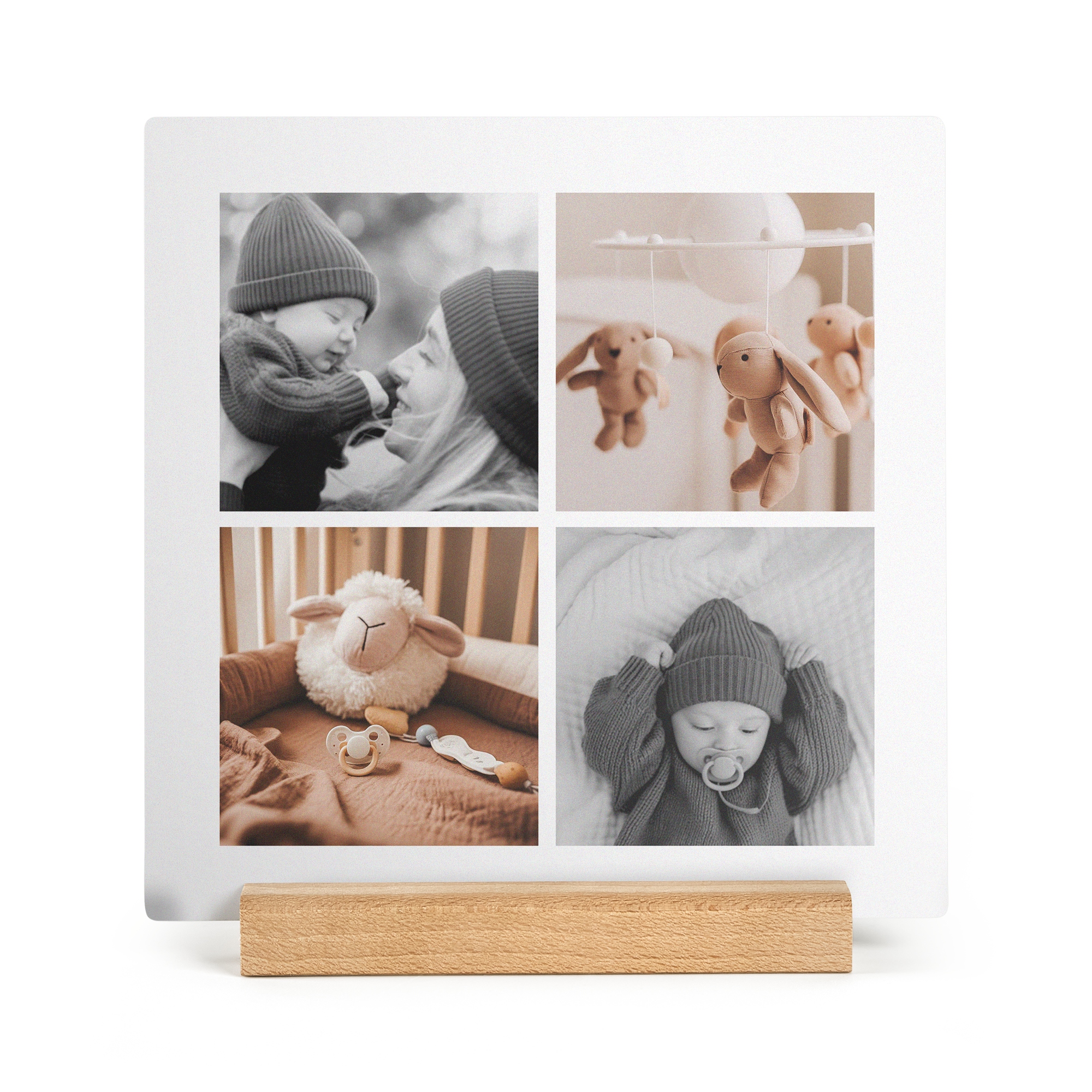 Quadratische Holzfotofliese mit vier eigenen Babyfotos individuell bedruckt auf Holzständer